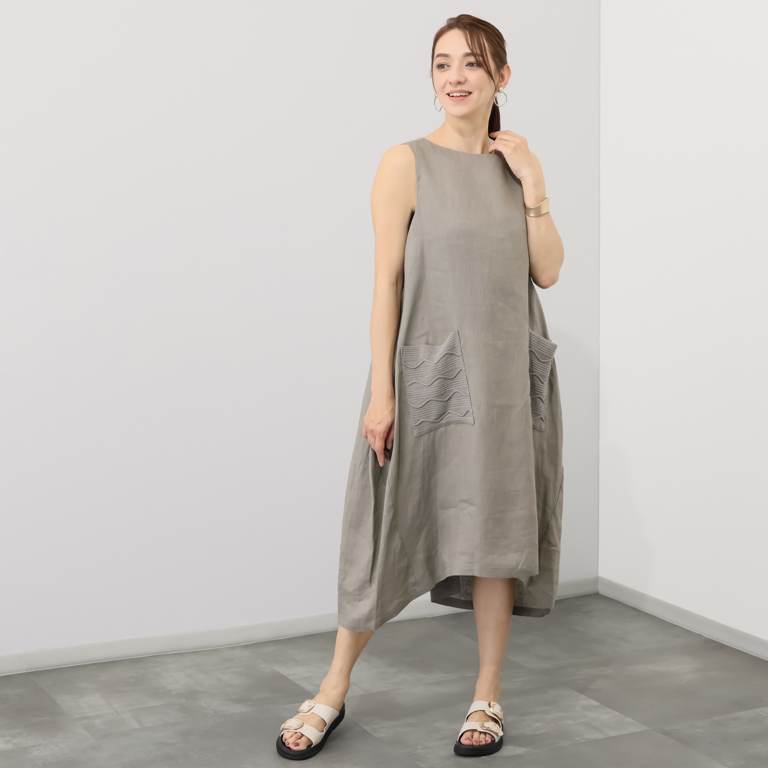 ヨシヨシ バイ　ピージェイ ウォッシャブル麻素材 ニットパーツドッキング Ａラインシルエット デザインワンピース