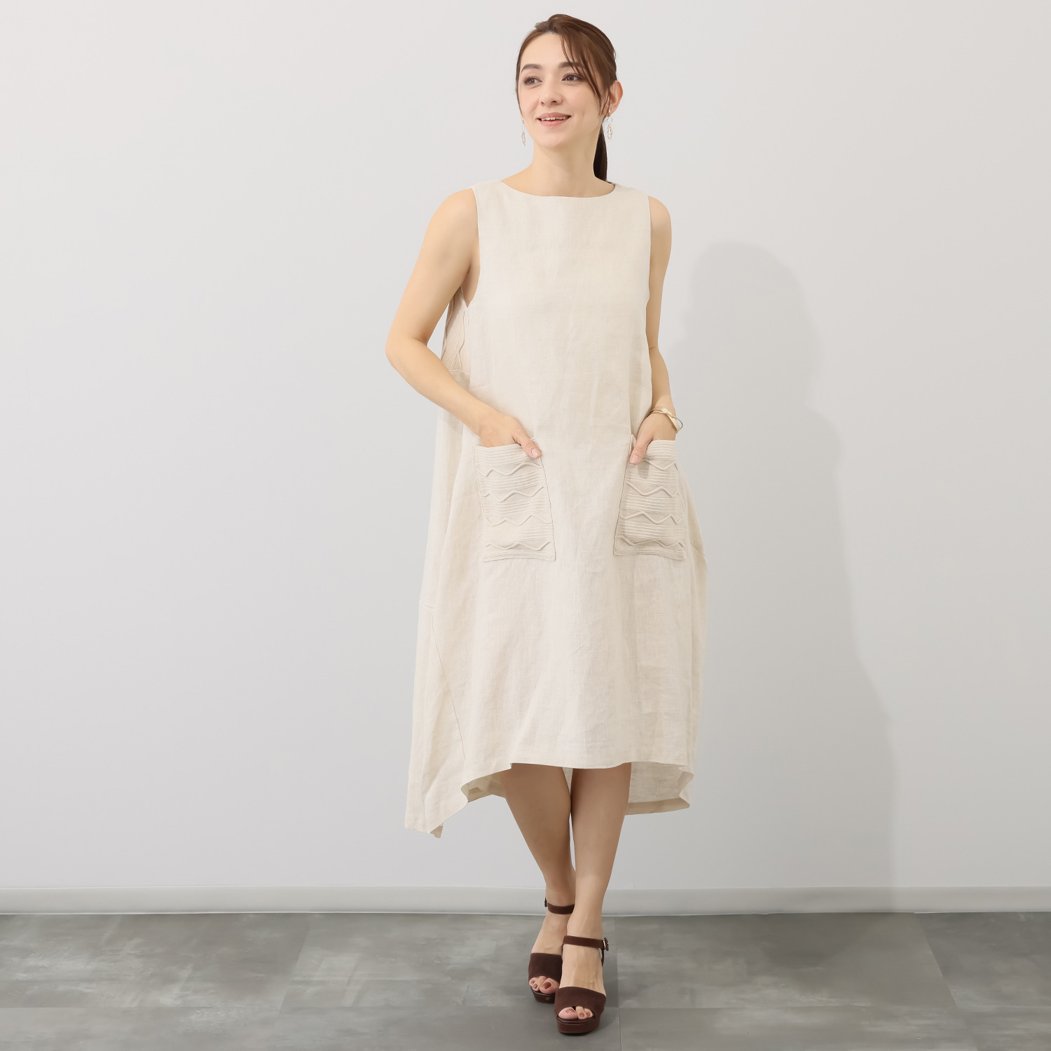ヨシヨシ バイ　ピージェイ ウォッシャブル麻素材 ニットパーツドッキング Ａラインシルエット デザインワンピース