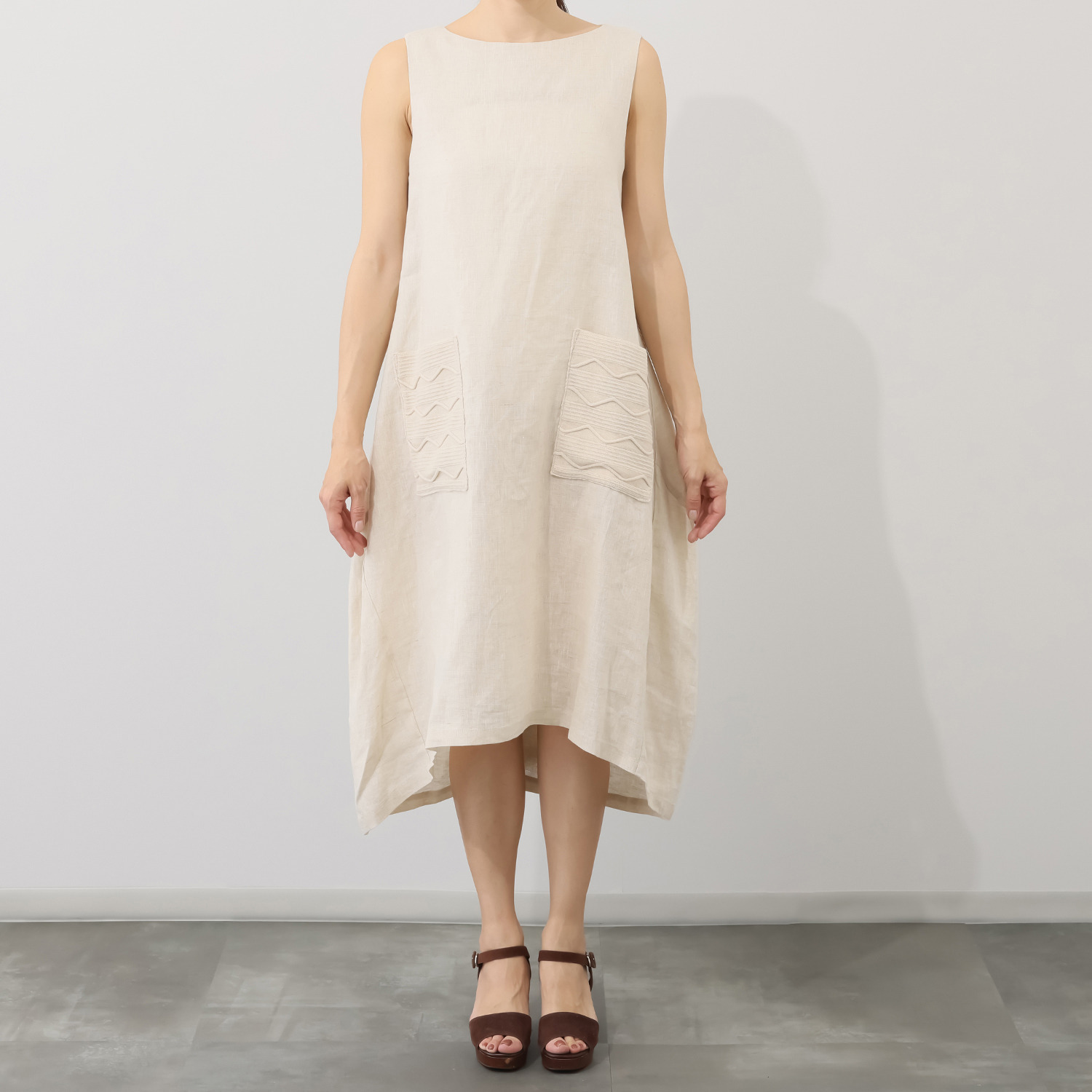 ヨシヨシ バイ　ピージェイ ウォッシャブル麻素材 ニットパーツドッキング Ａラインシルエット デザインワンピース