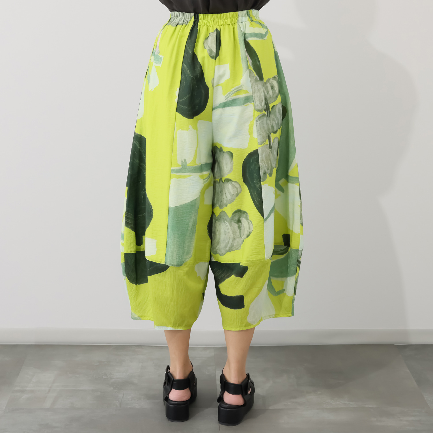 ヨシヨシ バイ　ピージェイ プリント生地使用 パネル切替デザイン リラックスフィット ワイドパンツ