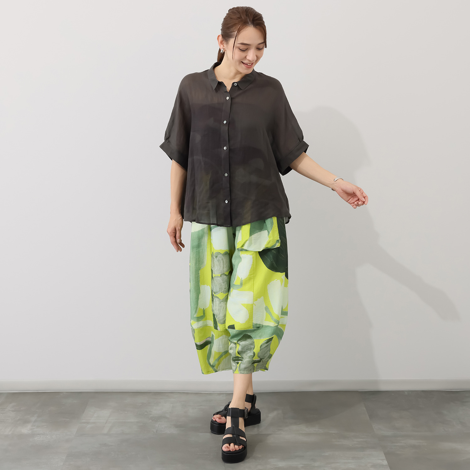 ヨシヨシ バイ　ピージェイ プリント生地使用 パネル切替デザイン リラックスフィット ワイドパンツ