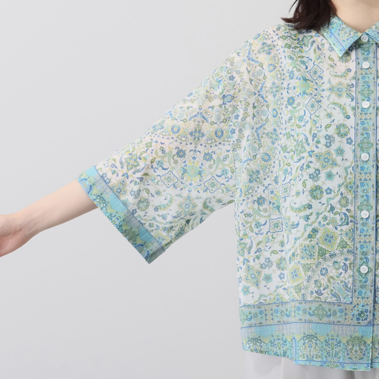 シルクロードクラブ コンスタンティノープル柄 袖山タック シャツブラウス