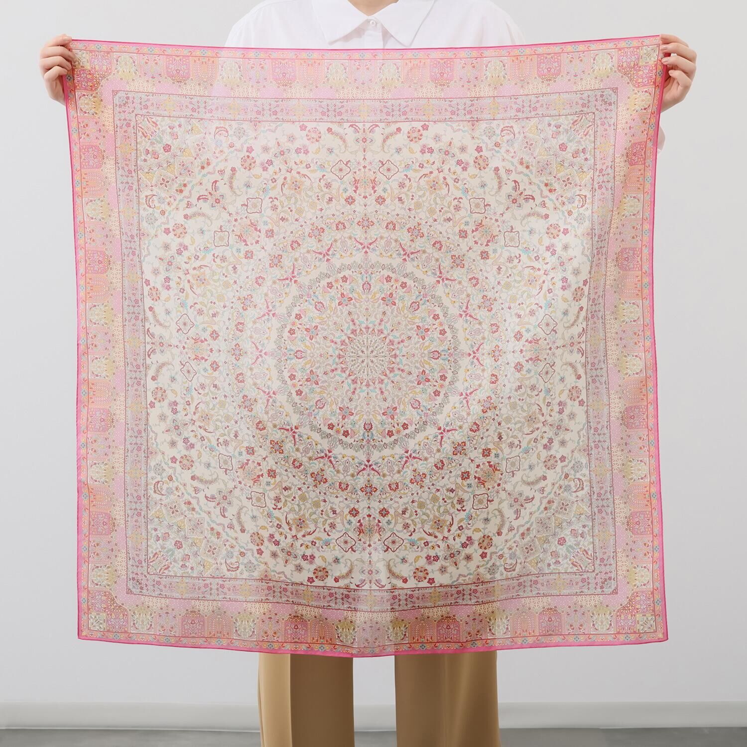 シルクロードクラブ コンスタンティノープル柄 大判コットンスカーフ