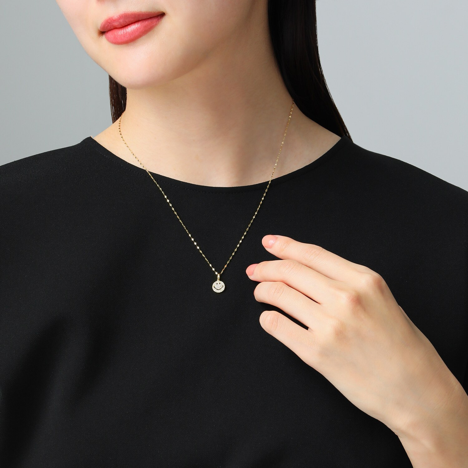 エクラプリュス １８Ｋ ダイヤモンドパヴェ スマイル リバーシブル ペンダントトップ