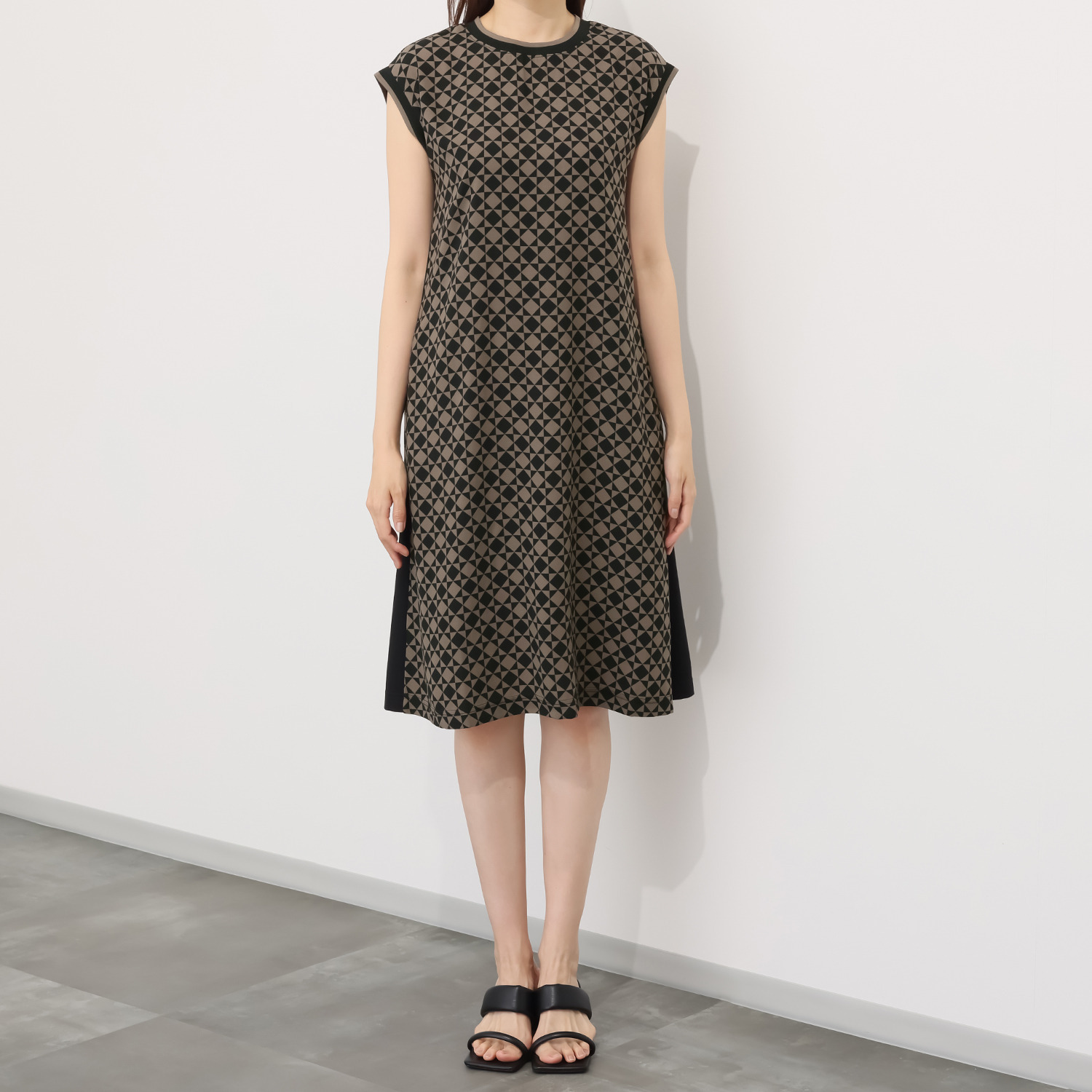 スタイル・ラヴィー 幾何学×無地 単体でもダブルボトムでも 夏に活躍 ワンピース