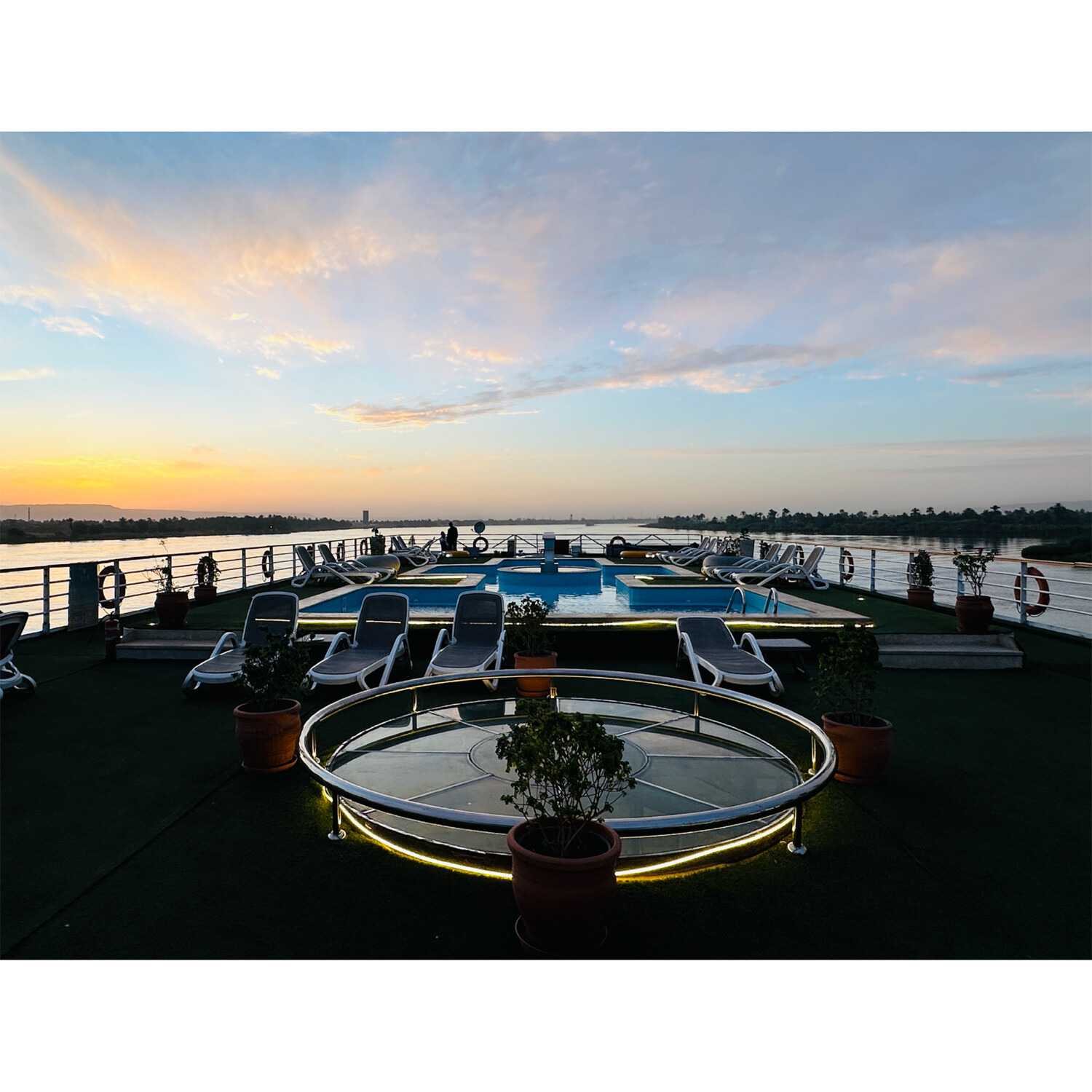 大人時間を愉しむ 古代遺跡をめぐる エジプト１０日間 “関西国際空港発着 　２名１室”