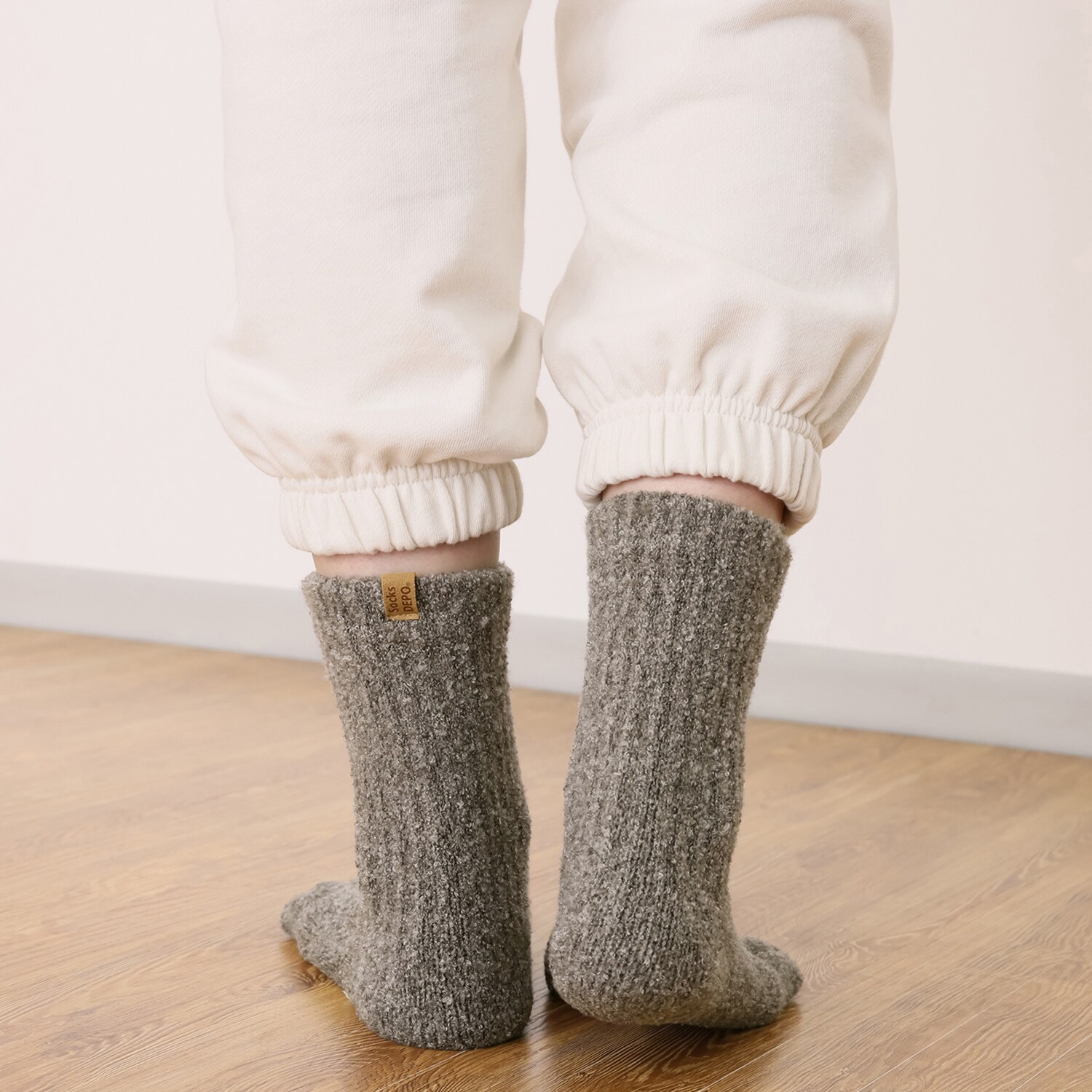 手ぶくろ職人のこだわり！ 指先までふわふわ裏起毛の モコモコあったか ５本指ソックス 同色２足セット