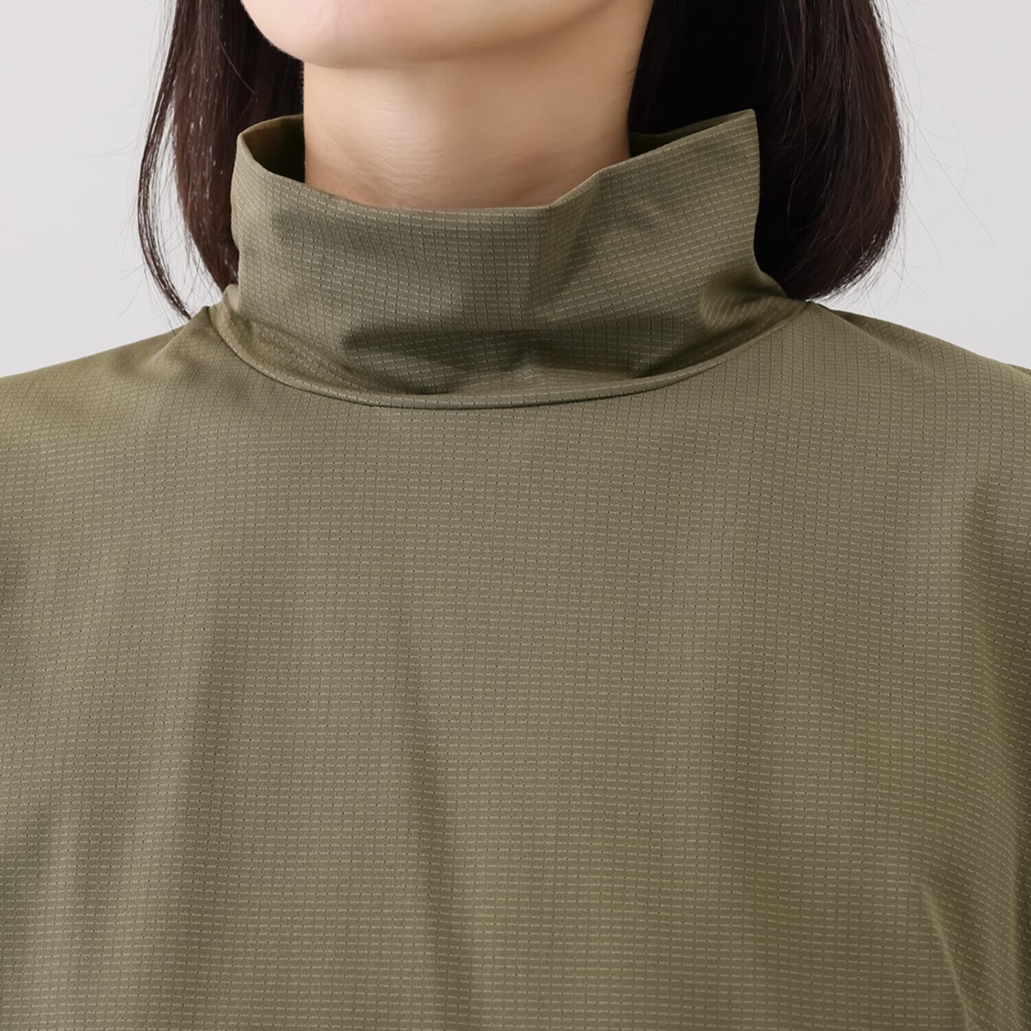 フレニス ＵＶカット・吸水速乾 多機能メッシュ素材の ハイネックプルオーバー