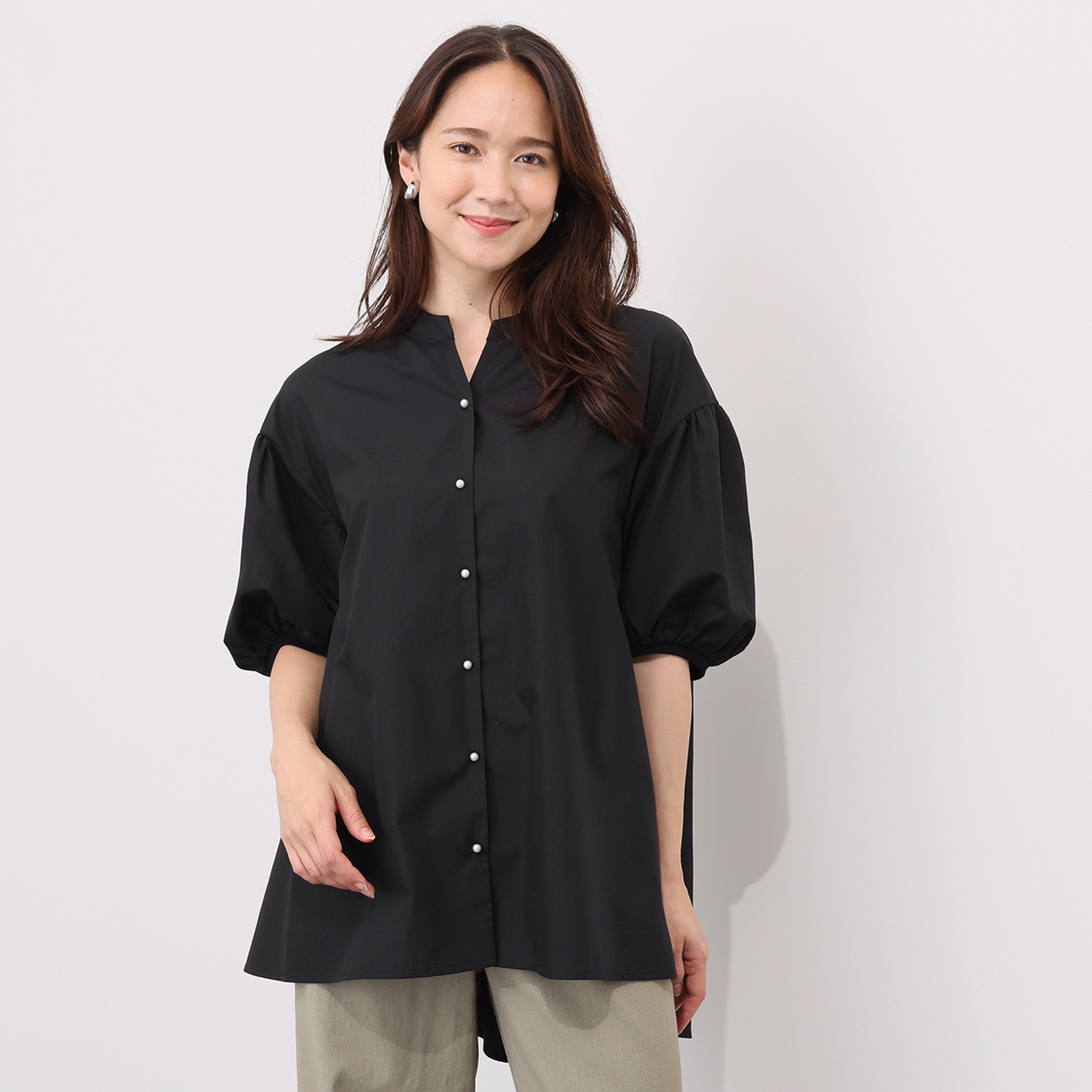 リサリサ パール調ボタンアクセント 袖コンシャス チュニックブラウス