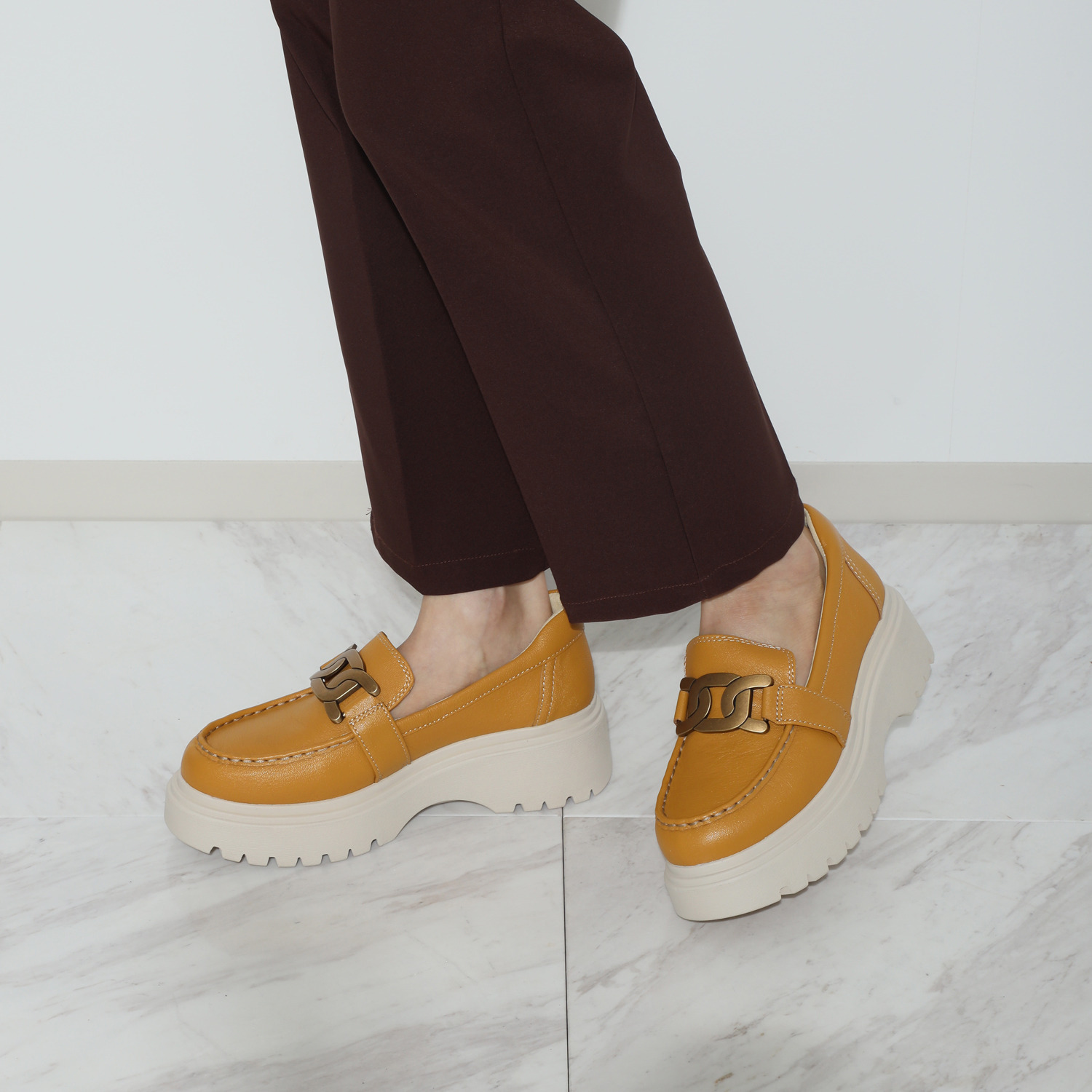 ブソラ はっ水　山羊革　軽量 スーパーボリュームソール チェーンバックル ローファー