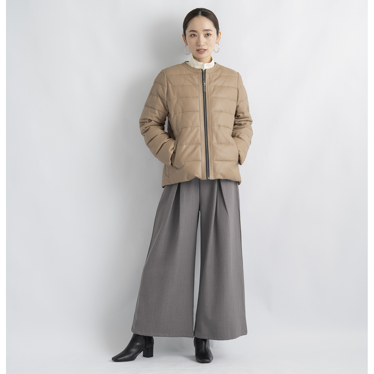 元町ゼラール ソフトラムレザー ラウンドヘムデザイン ノーカラー ダウンジャケット