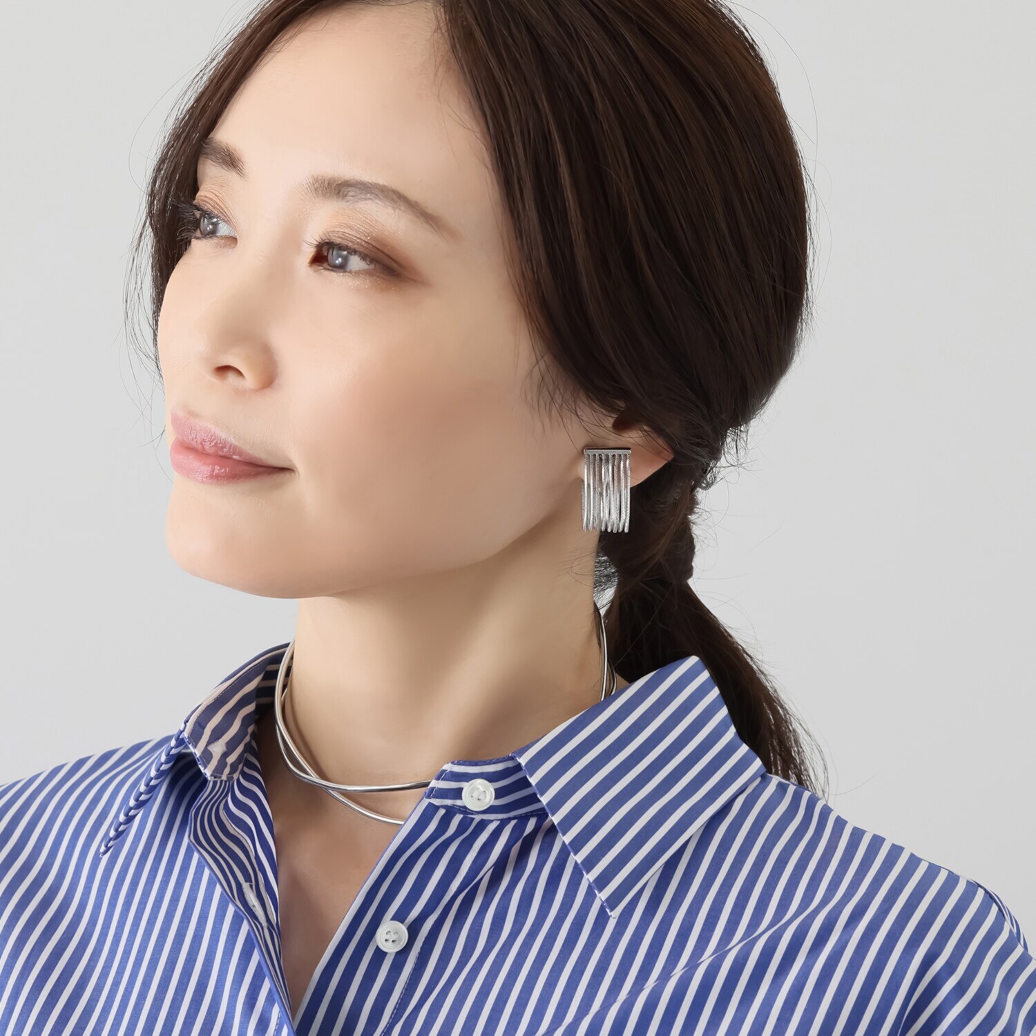 ジューカトル 日本製 揺れ動くチェーンデザイン イヤリング