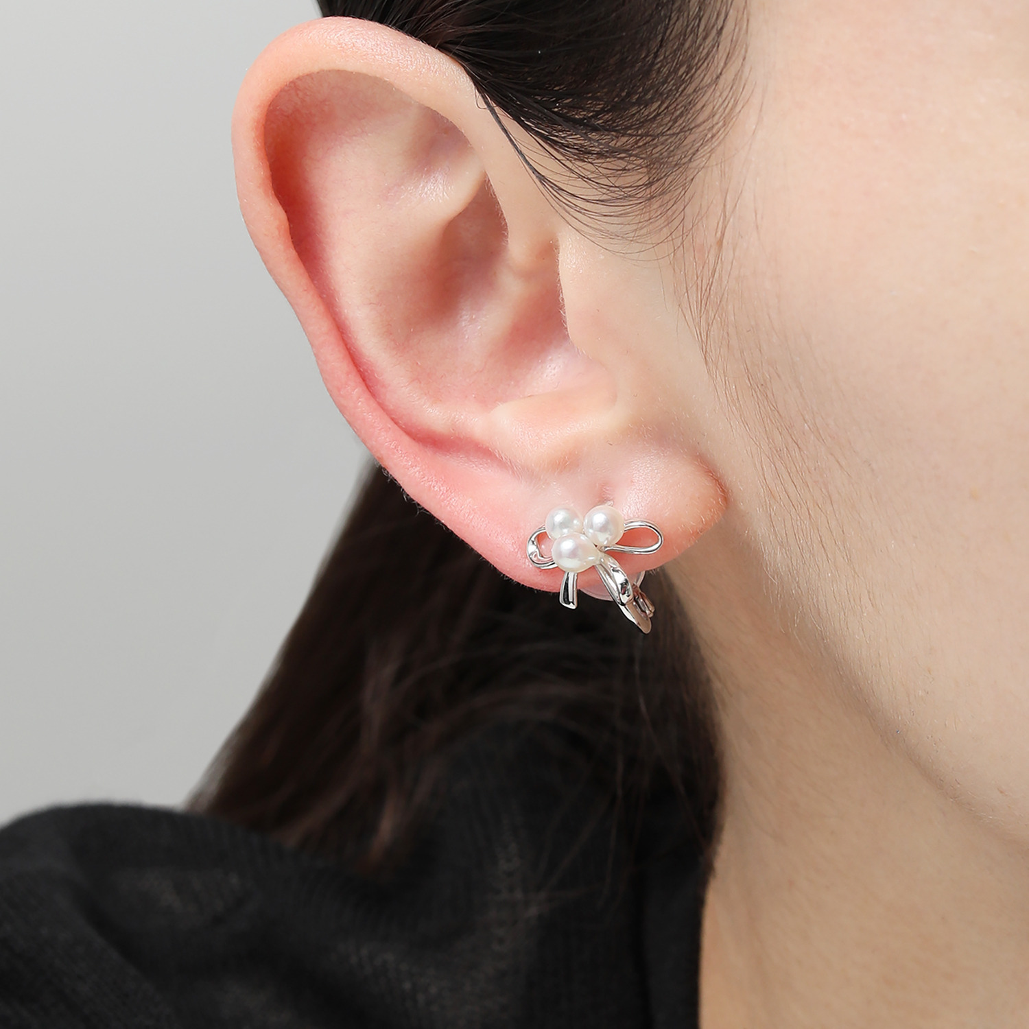 パール　ユリマ ハロン湾産 無調色越物 ベビーアコヤパール リボンモティーフ イヤリング／ピアス