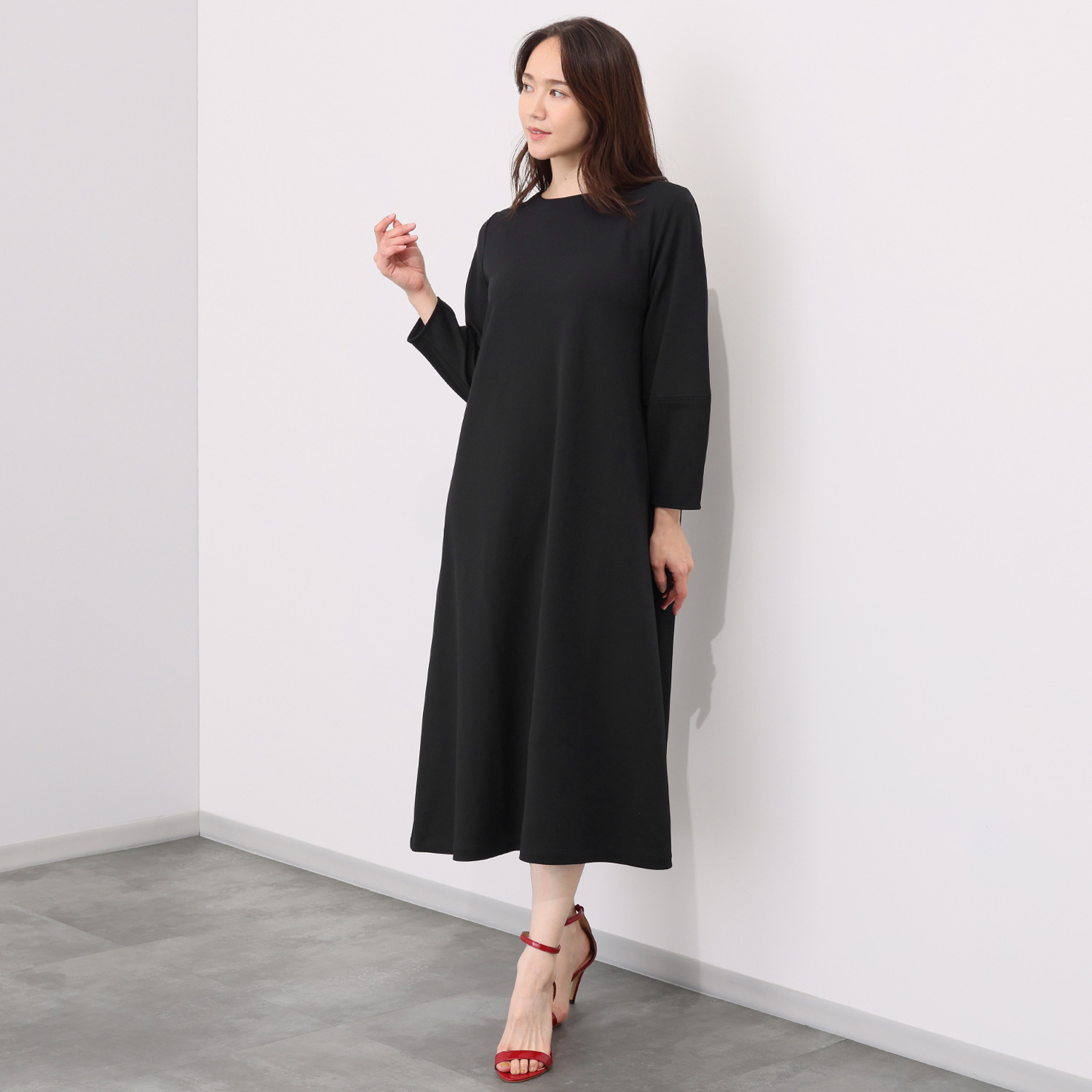 元町ゼラール デザインスリーブ フォルムワンピース