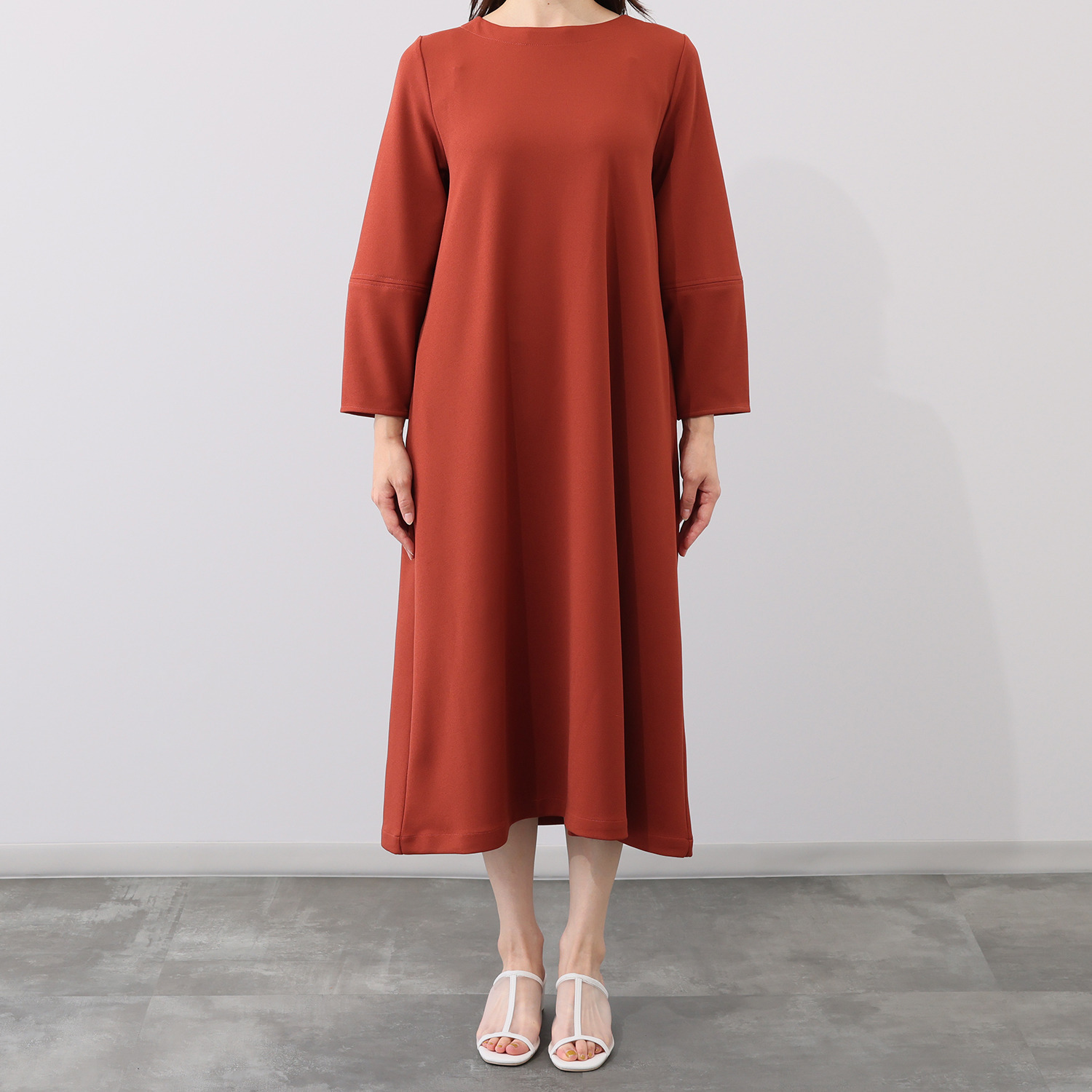 元町ゼラール デザインスリーブ フォルムワンピース