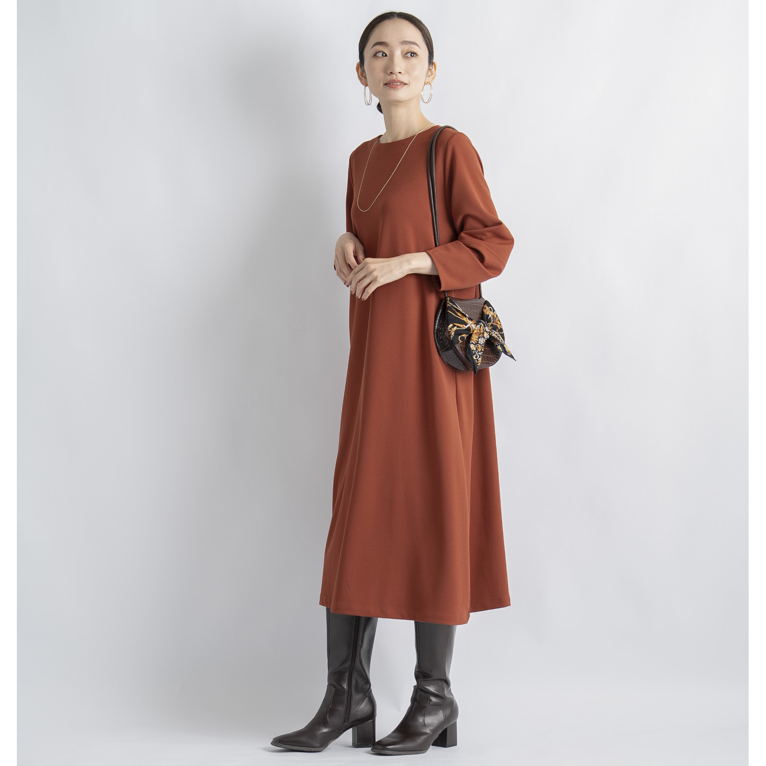 元町ゼラール デザインスリーブ フォルムワンピース