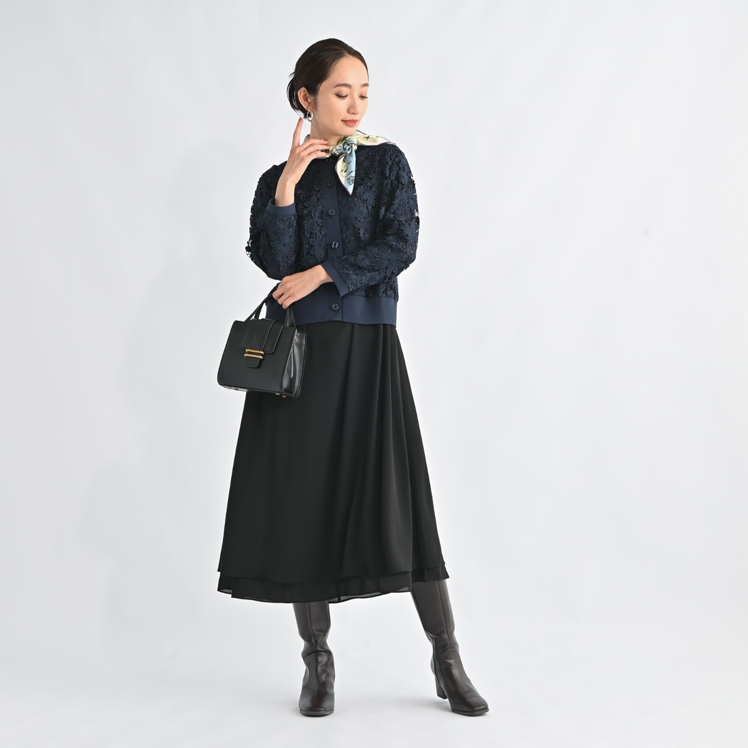 元町ゼラール 華やかリッチ 総レース ニットラウンドネック カーディガン