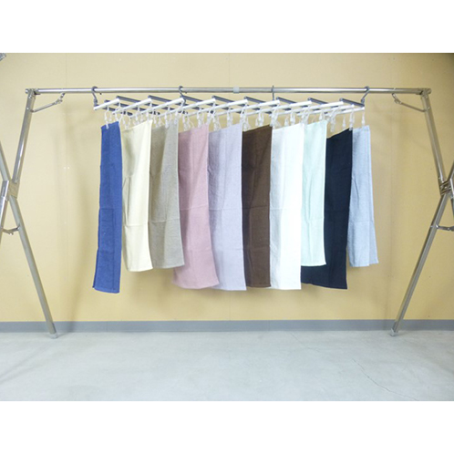 洗濯物に合わせて 伸び縮み可能 伸縮式ハンガー 引っ張るだけで 簡単取りこみ ＜４２Ｐ＞