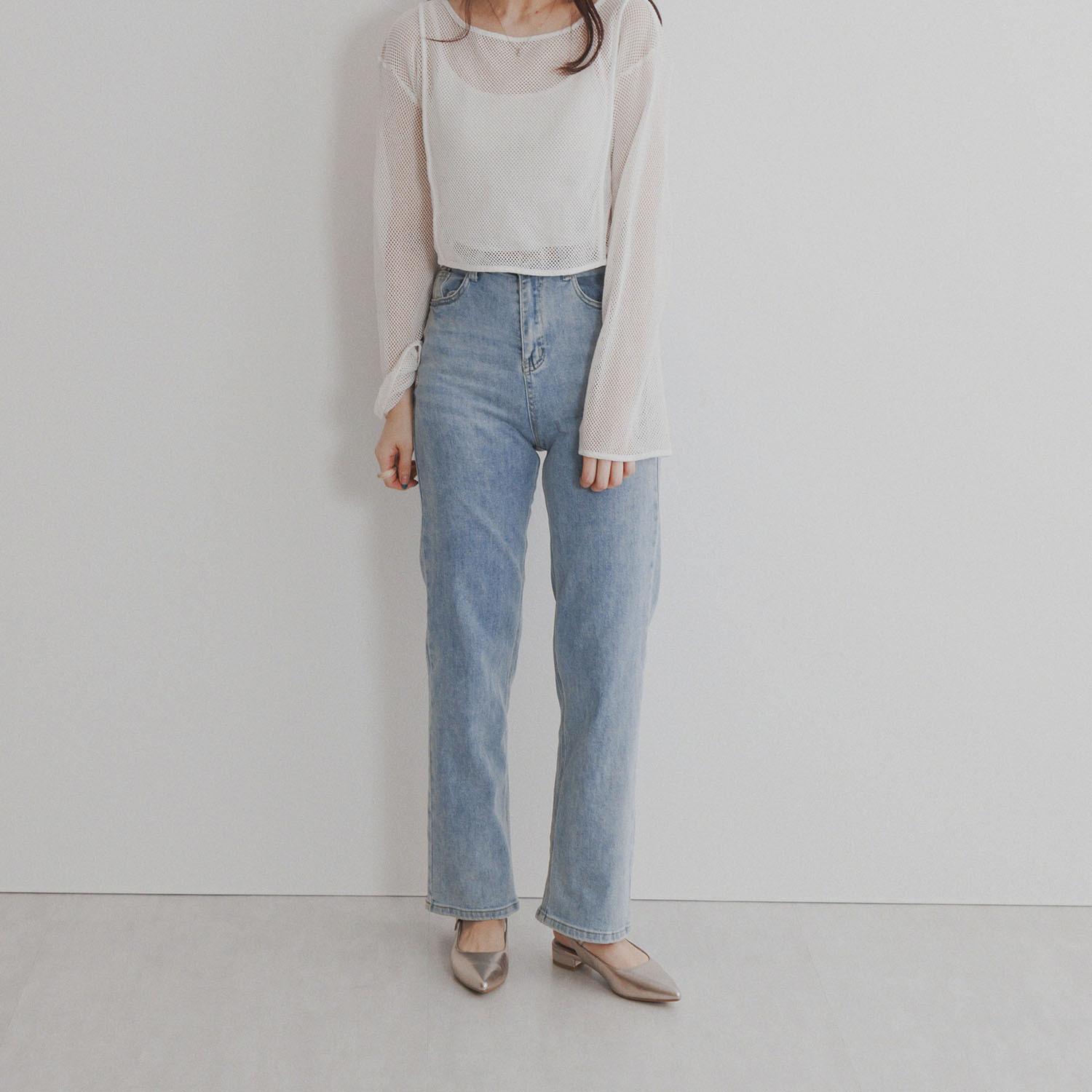 ニカル ポインテッドトゥ バックベルトパンプス