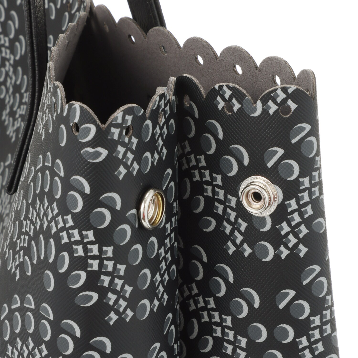 タマミ　ワタナベ トートバッグ “トリックバスケット”