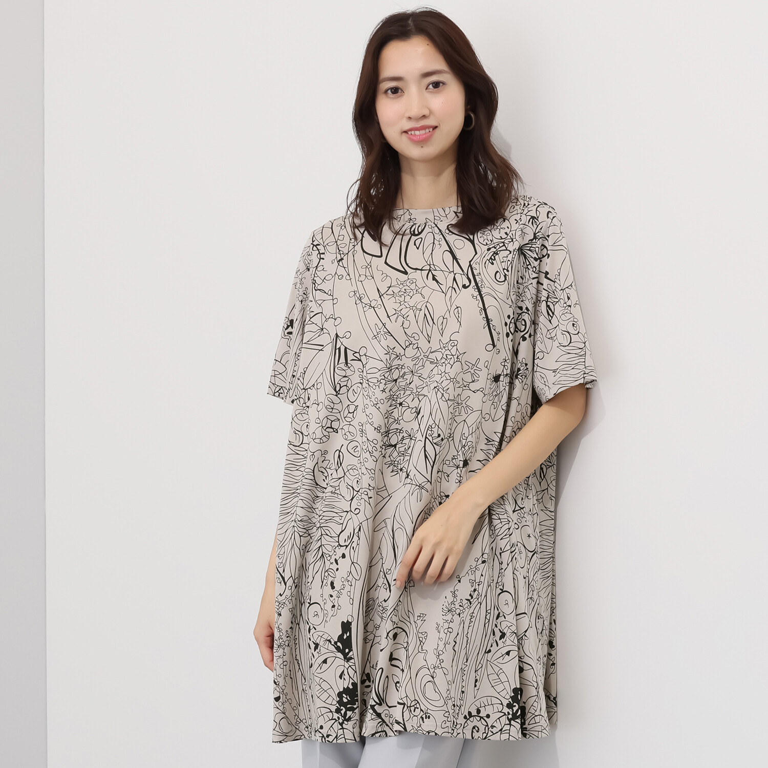 コイビトミサキ ボタニカルプリント チュニックプルーバー