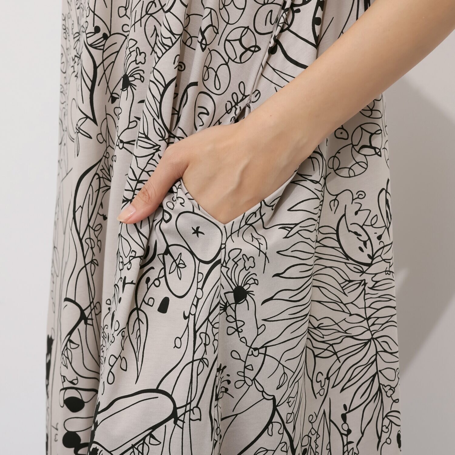 コイビトミサキ ボタニカルプリント チュニックプルーバー