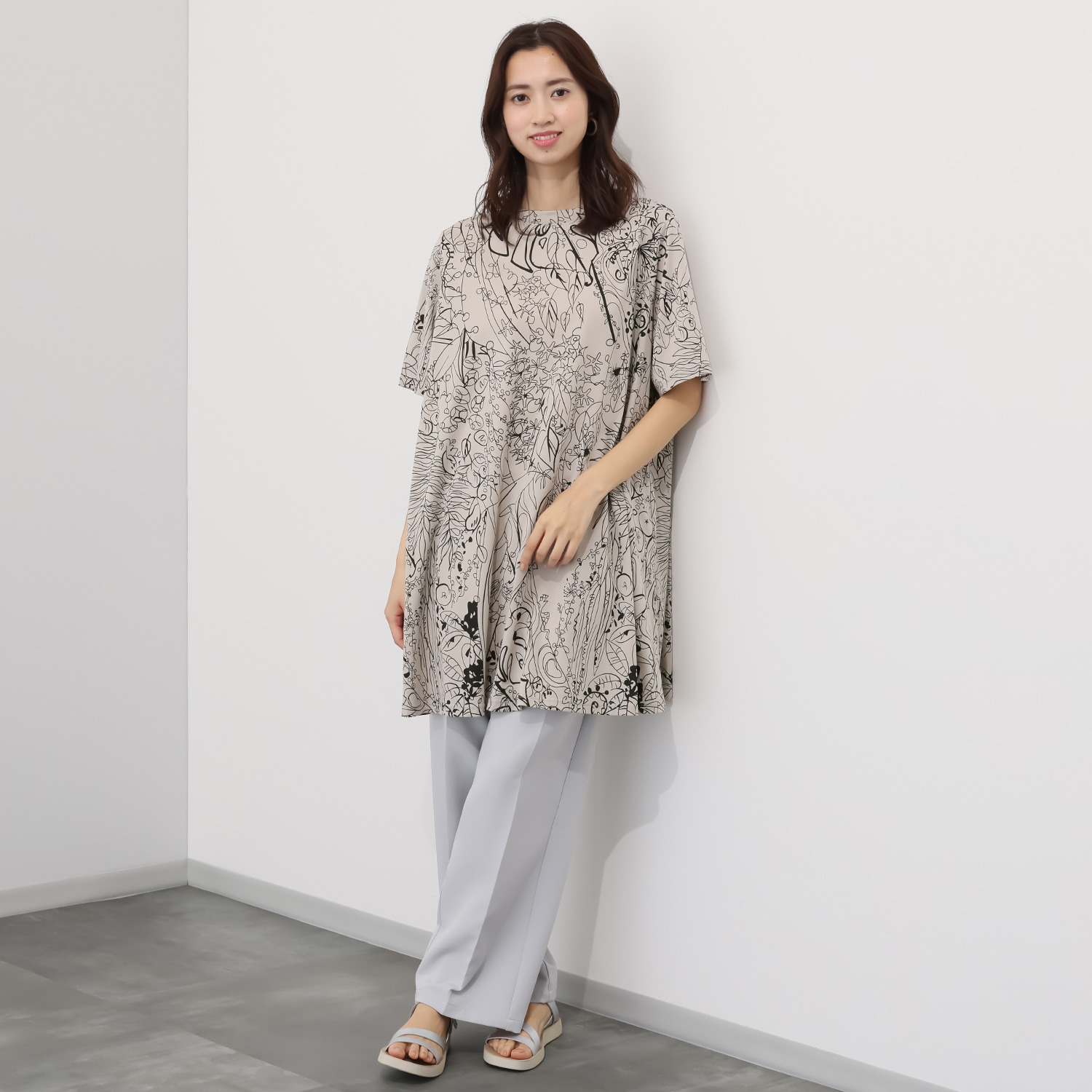 コイビトミサキ ボタニカルプリント チュニックプルーバー