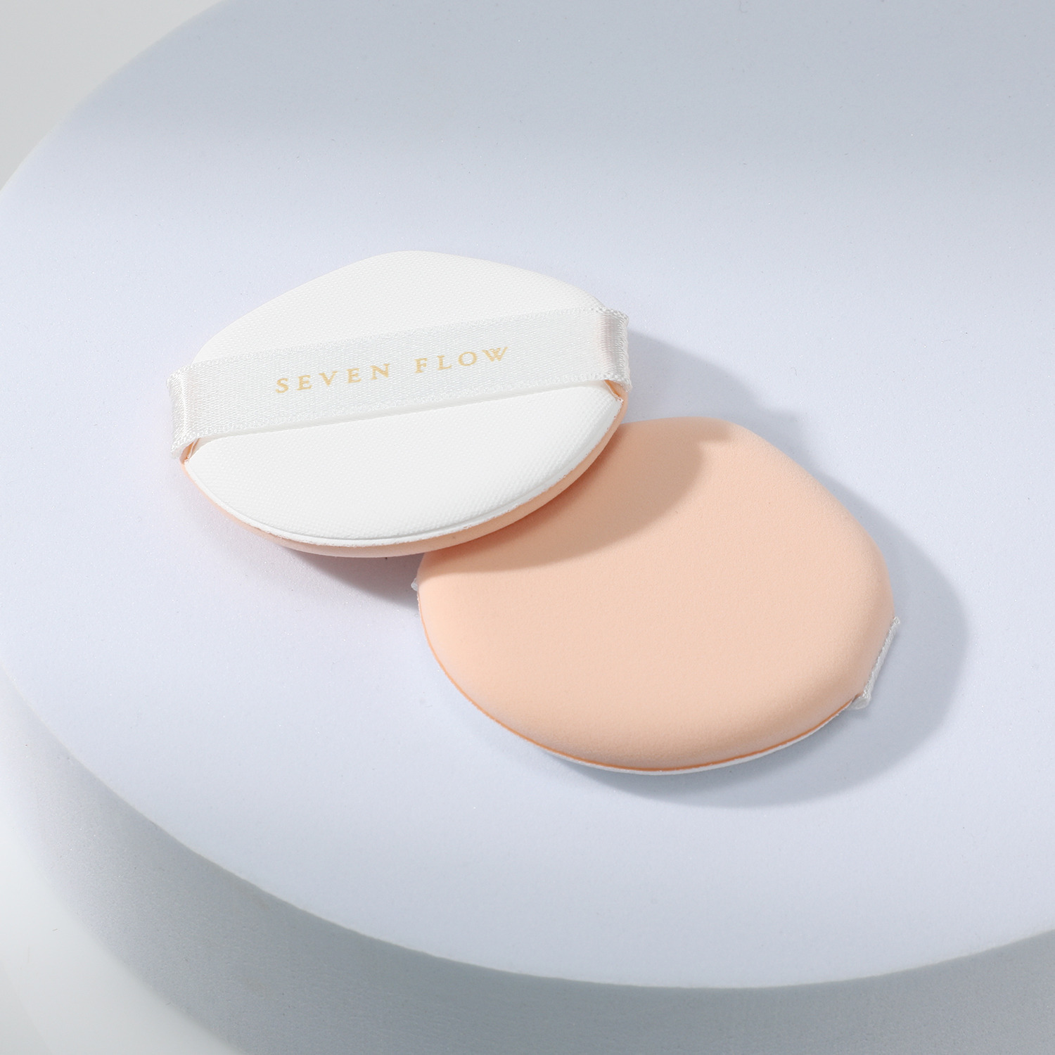 セブン　フロー メイクしながらスキンケア 透明感ある上品ツヤ肌演出 １品１１役！ グロウセラム ファンデーション ３個分セット