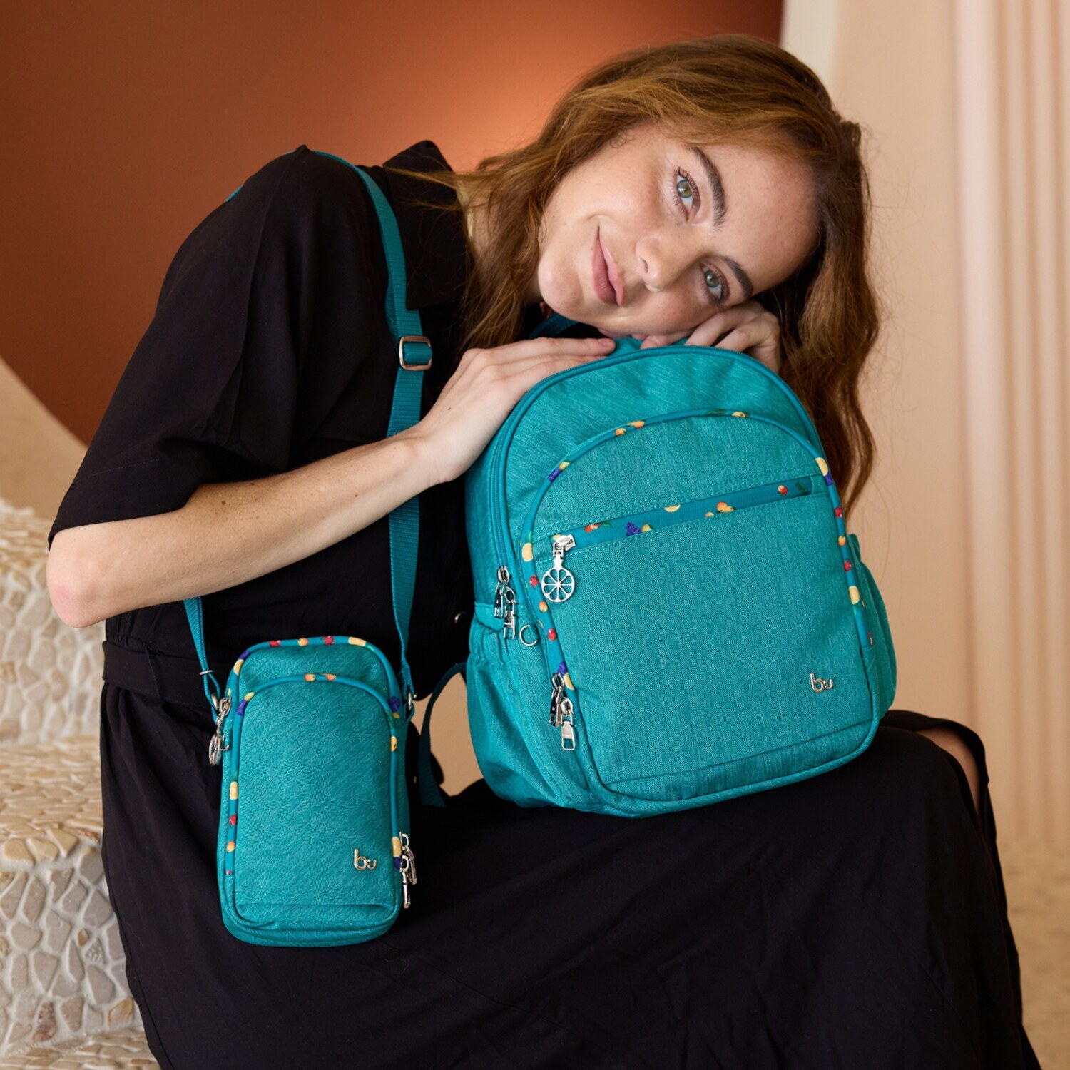 ビサイユ ショップチャンネル デビュー１０周年記念 トロピカルフルーツ はっ水２ウェイリュック ＜イチゴチャーム付＞