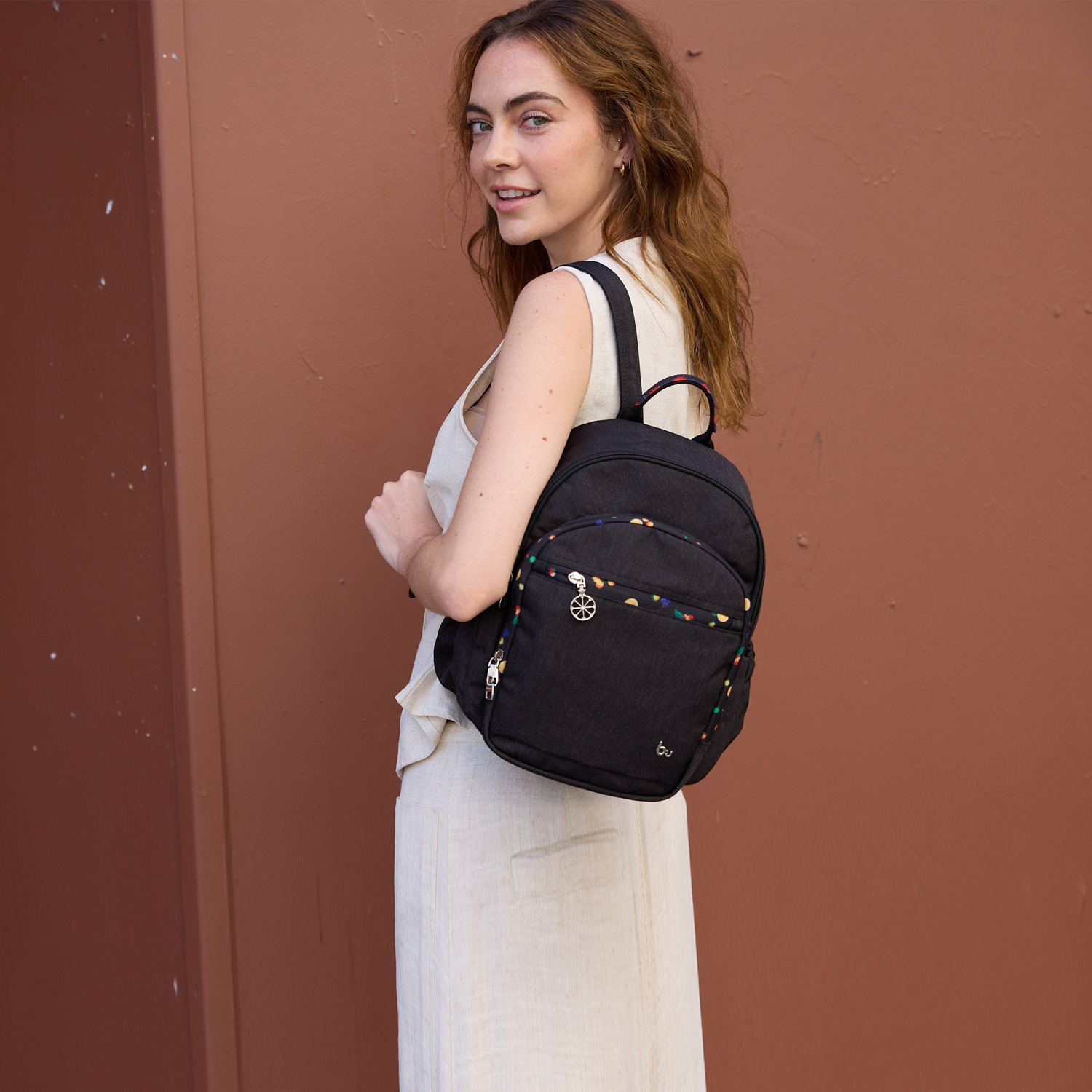 ビサイユ ショップチャンネル デビュー１０周年記念 トロピカルフルーツ はっ水２ウェイリュック ＜イチゴチャーム付＞