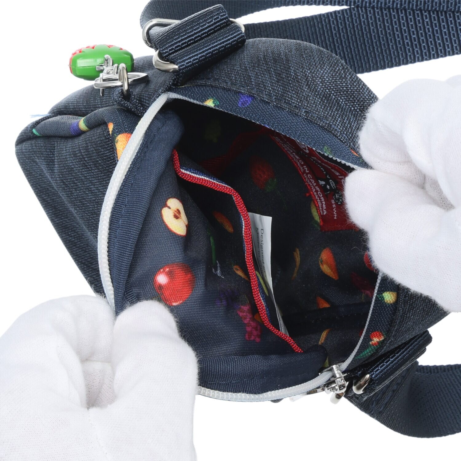 ビサイユ ショップチャンネル デビュー１０周年記念 トロピカルフルーツ はっ水スマホポシェット ＜イチゴチャーム付＞