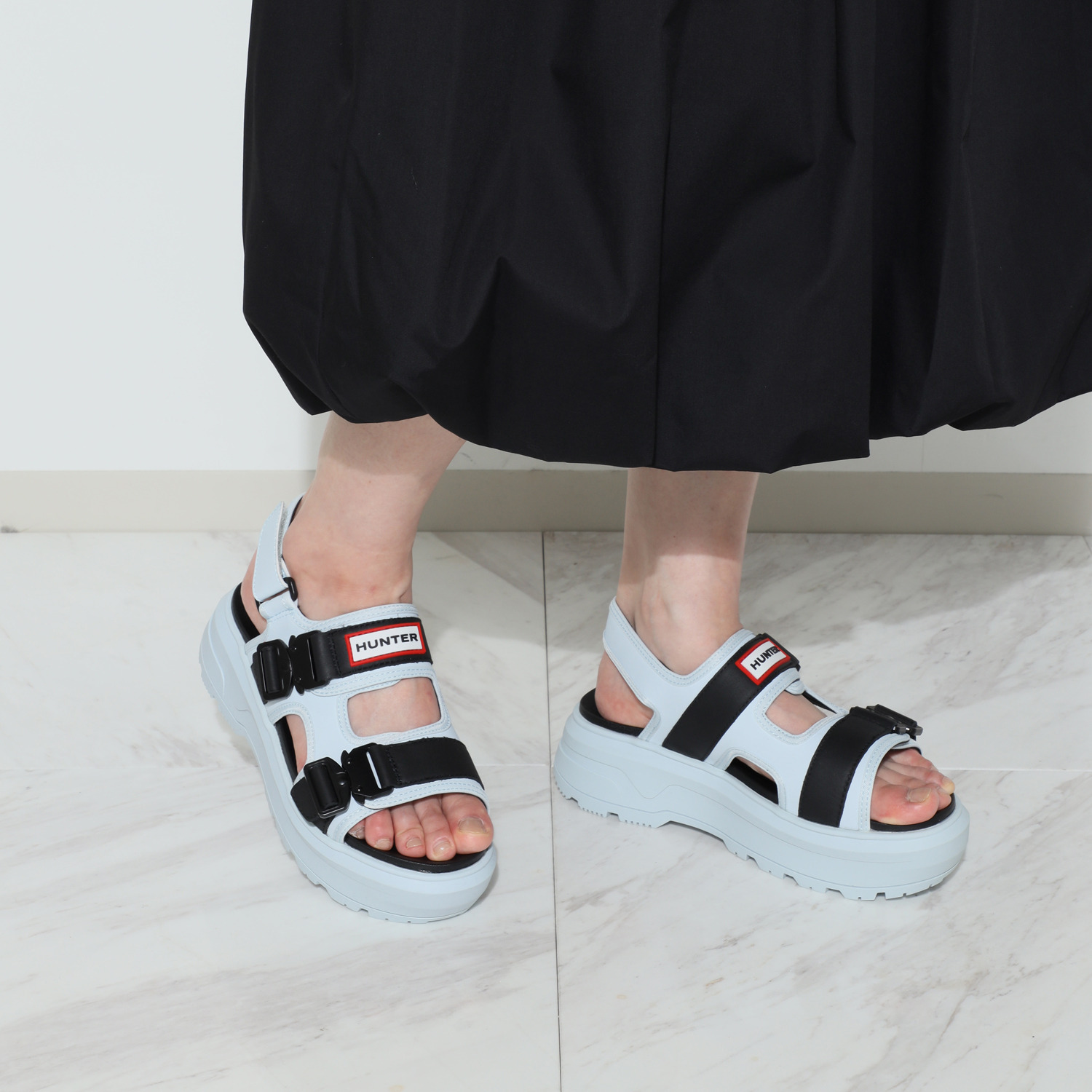 ハンター 牛革バックル サンダル