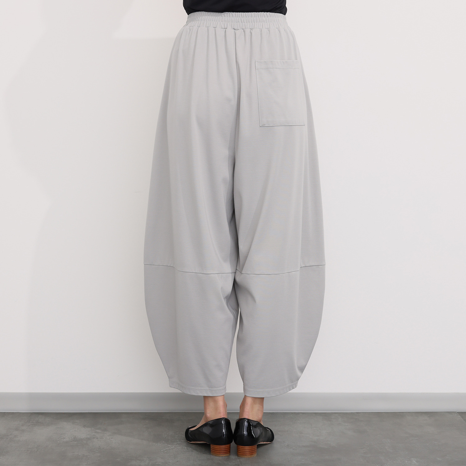 アンブリエ 接触冷感 バレルレッグパンツ