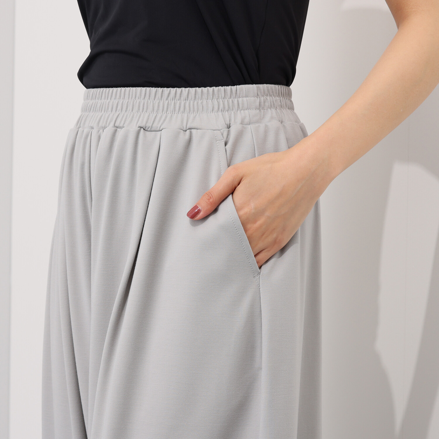 アンブリエ 接触冷感 バレルレッグパンツ