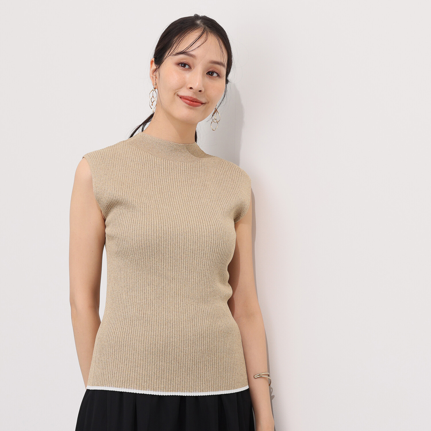 アンブリエ モックネック ラメリブタンクトップ