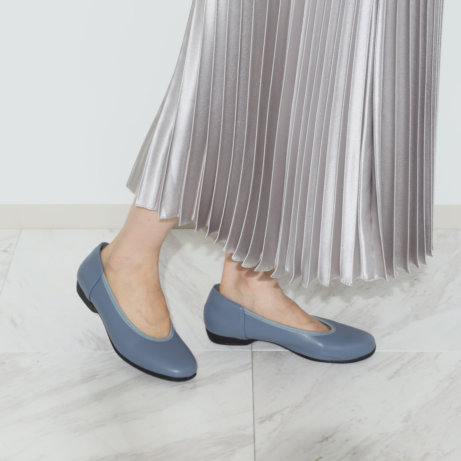 アルファキュービック 靴のマエストロ監修 軽量　ゆったり ストレッチパンプス