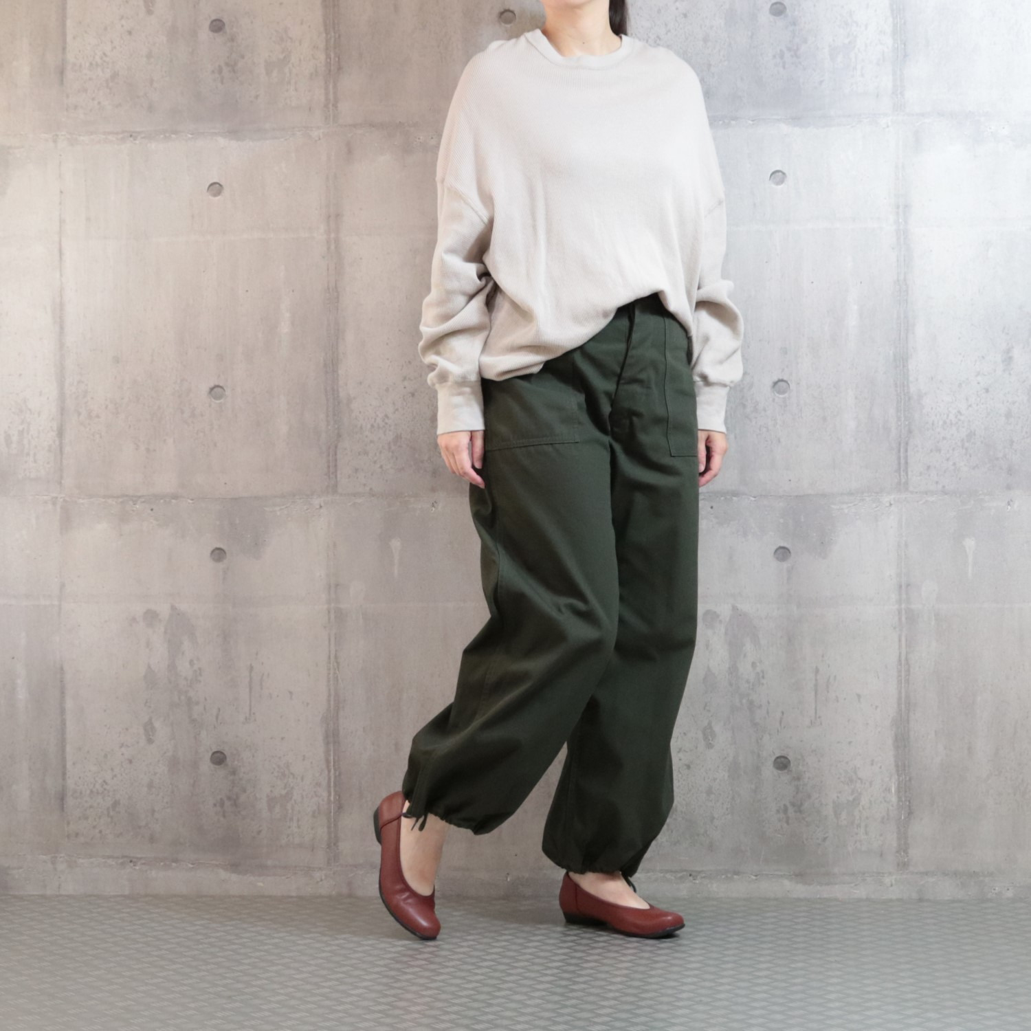 アルファキュービック 靴のマエストロ監修 軽量　ゆったり ストレッチパンプス