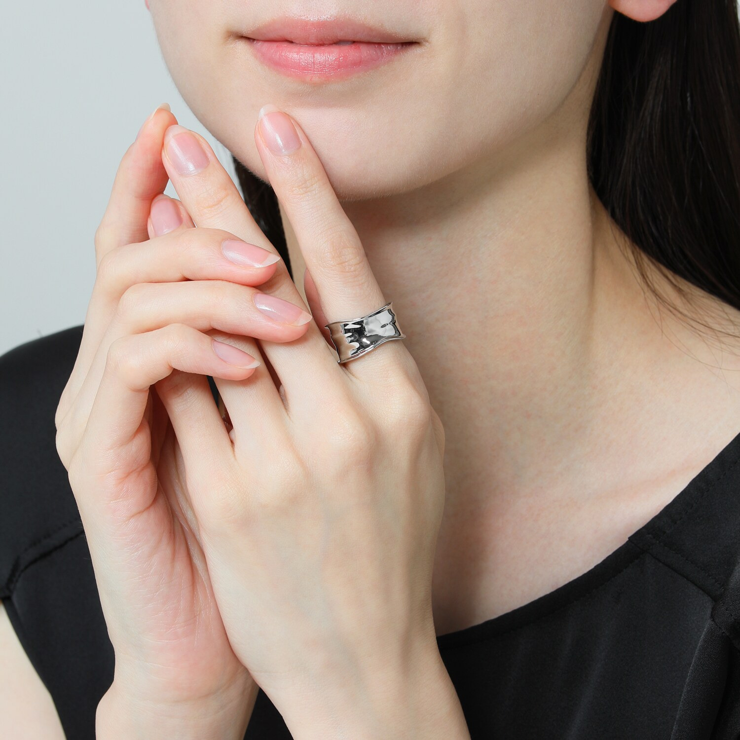 ラフィナリスタ サージカルステンレス ウェーブテクスチャー ワイドリング