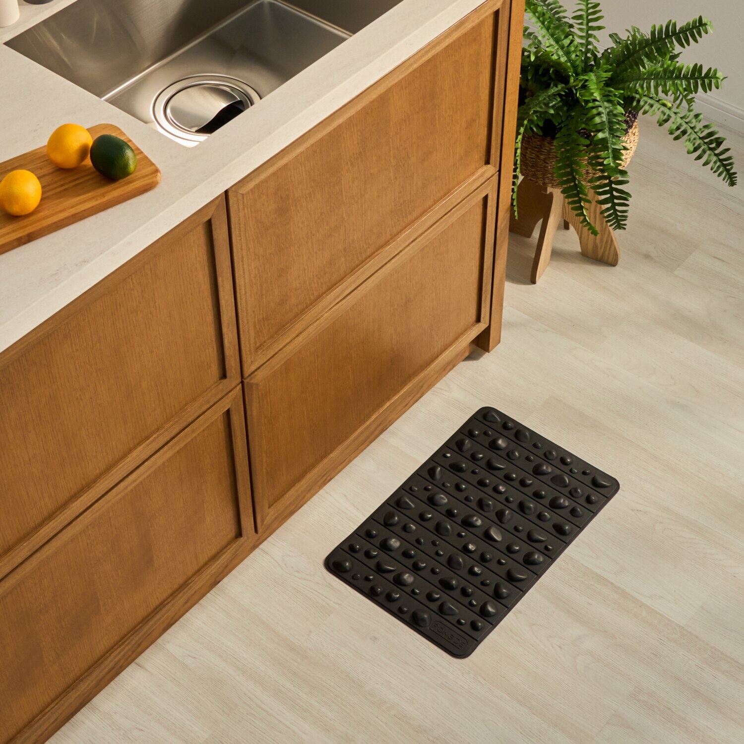 こだわり設計で 痛くなりにくい！ 足元に心地よい刺激を インテリア ソフト足裏マット ロンデ