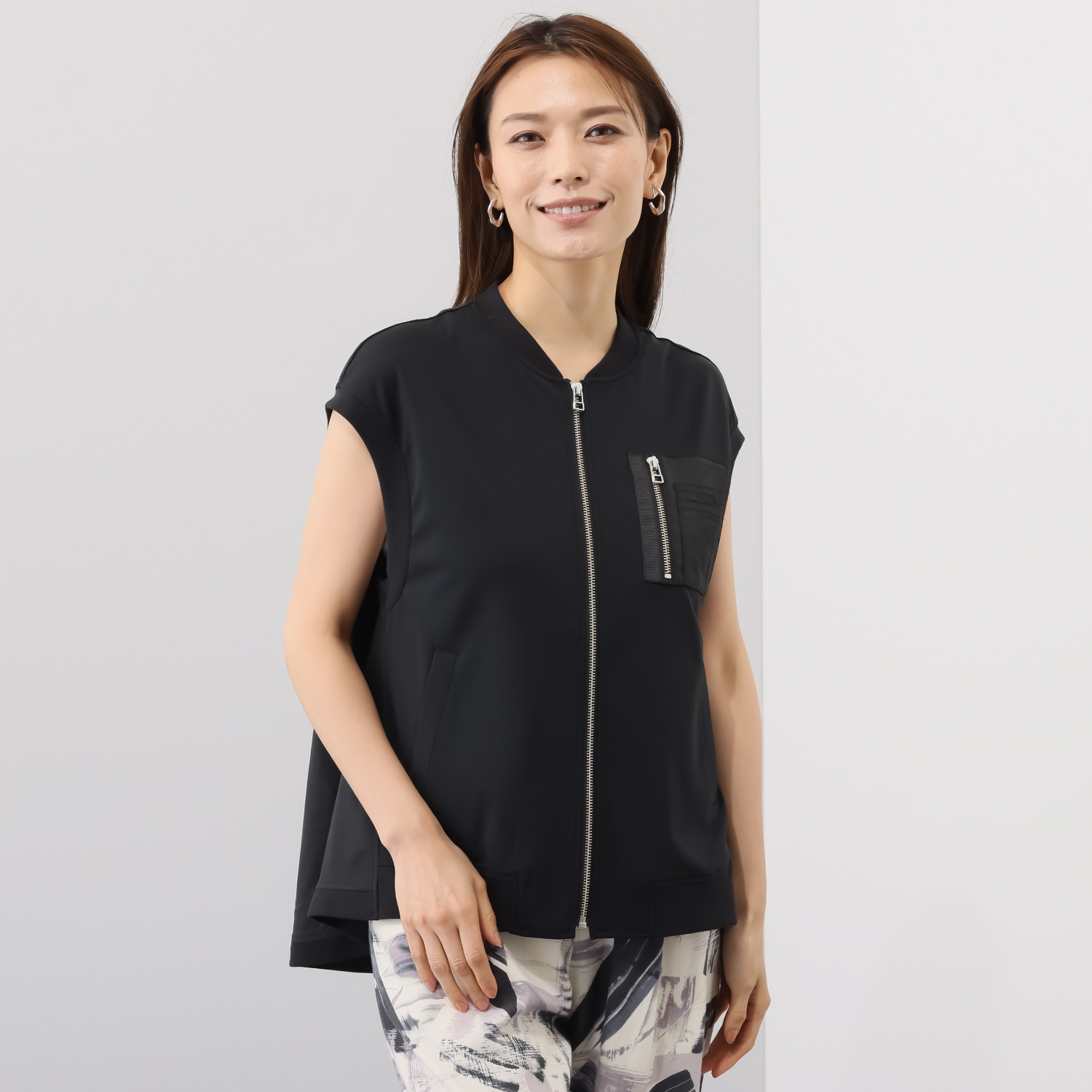 エムズ　スタイル プルオーバーにもなる 異素材切替 バックフレアージレ