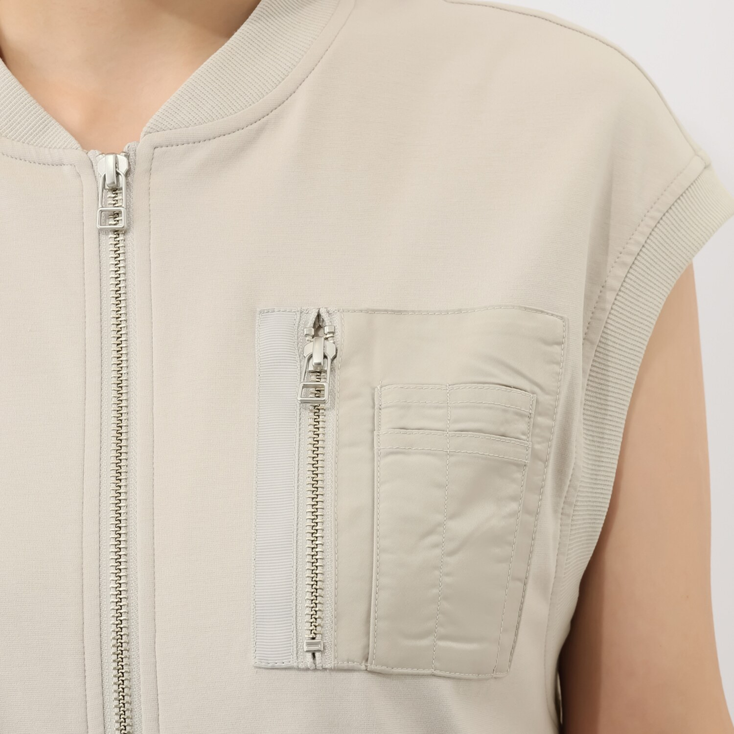 エムズ　スタイル プルオーバーにもなる 異素材切替 バックフレアージレ