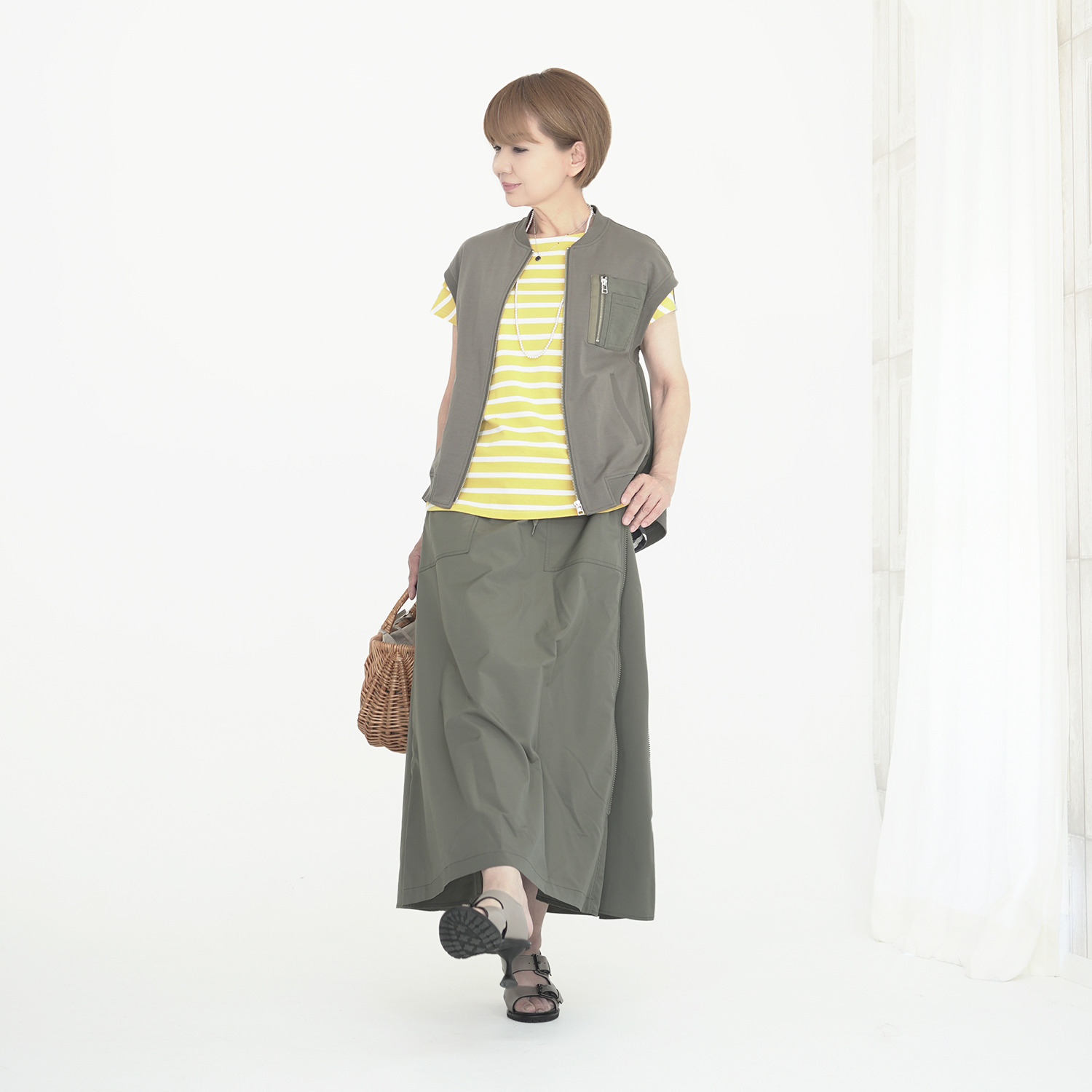 エムズ　スタイル プルオーバーにもなる 異素材切替 バックフレアージレ