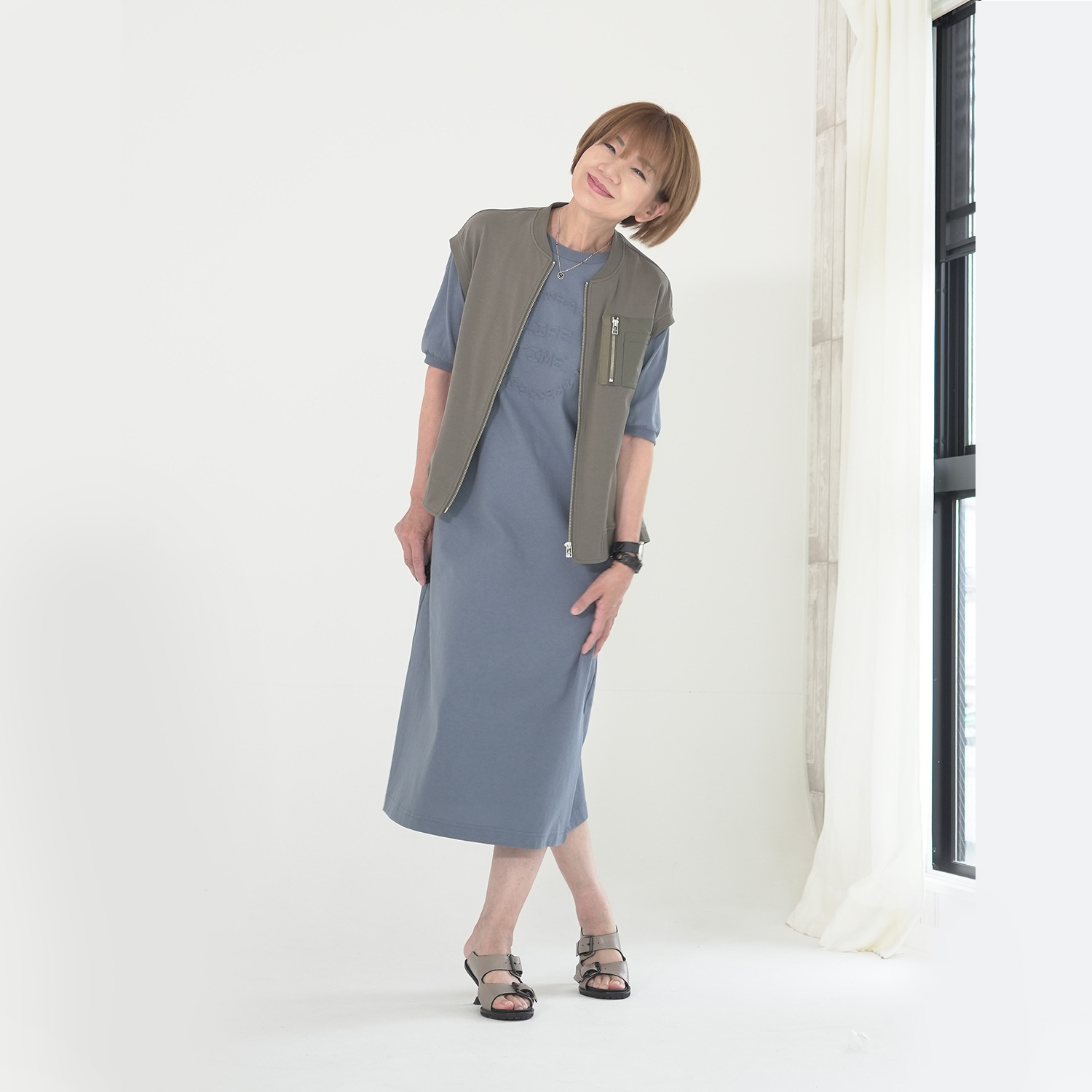 エムズ　スタイル プルオーバーにもなる 異素材切替 バックフレアージレ