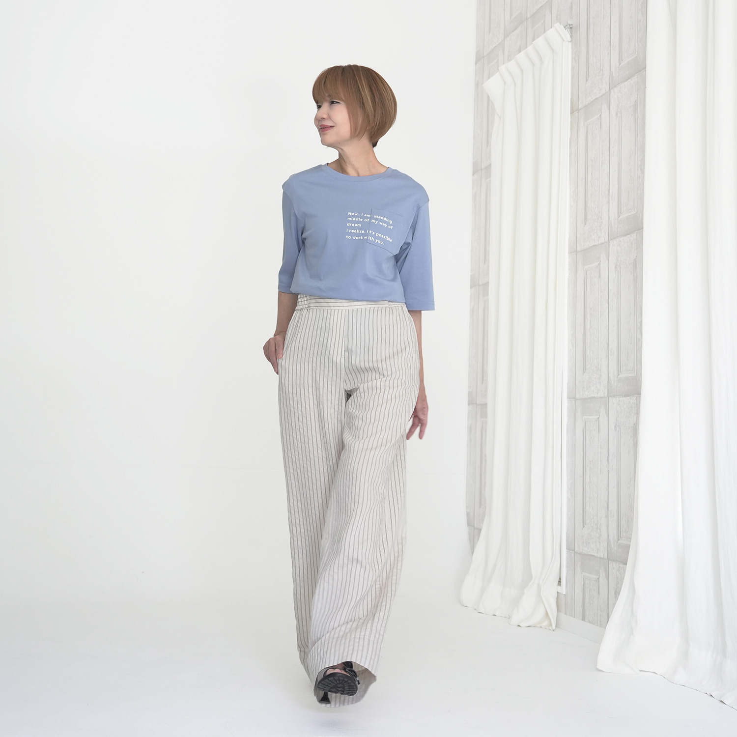 エムズ　スタイル コットンスムース ミニロゴプリント ポケット付プルオーバー