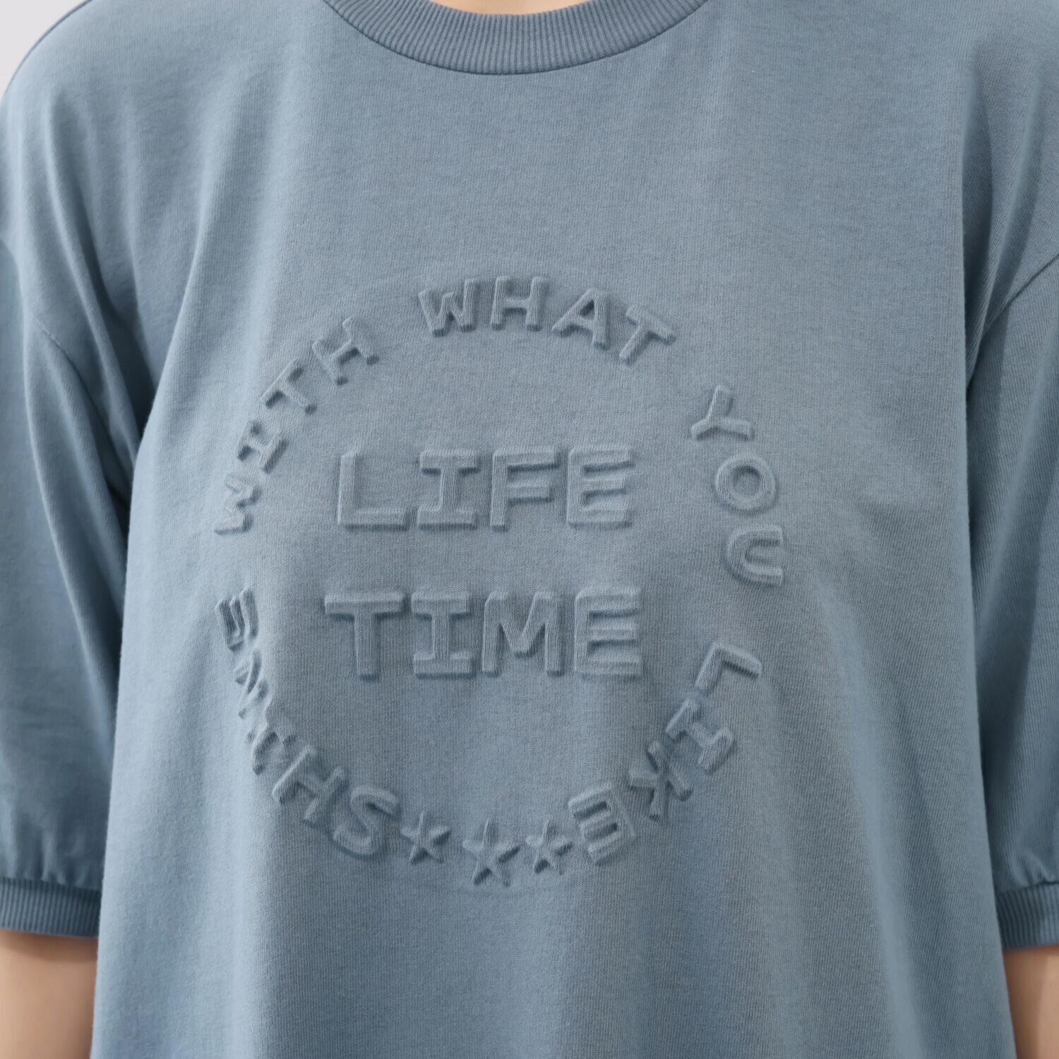 エムズ　スタイル ヴィンテージ風コットン カレッジロゴ エンボス加工ワンピース