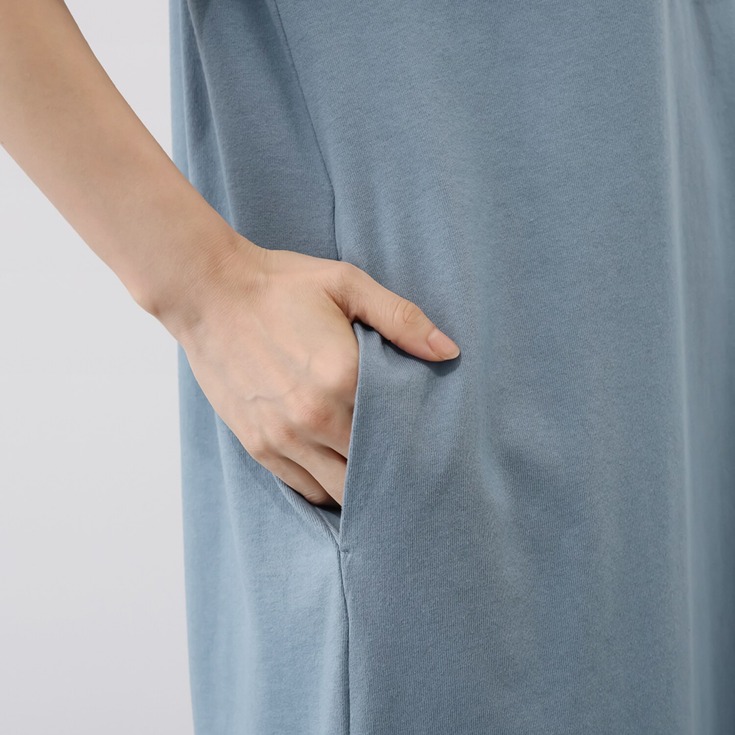 エムズ　スタイル ヴィンテージ風コットン カレッジロゴ エンボス加工ワンピース