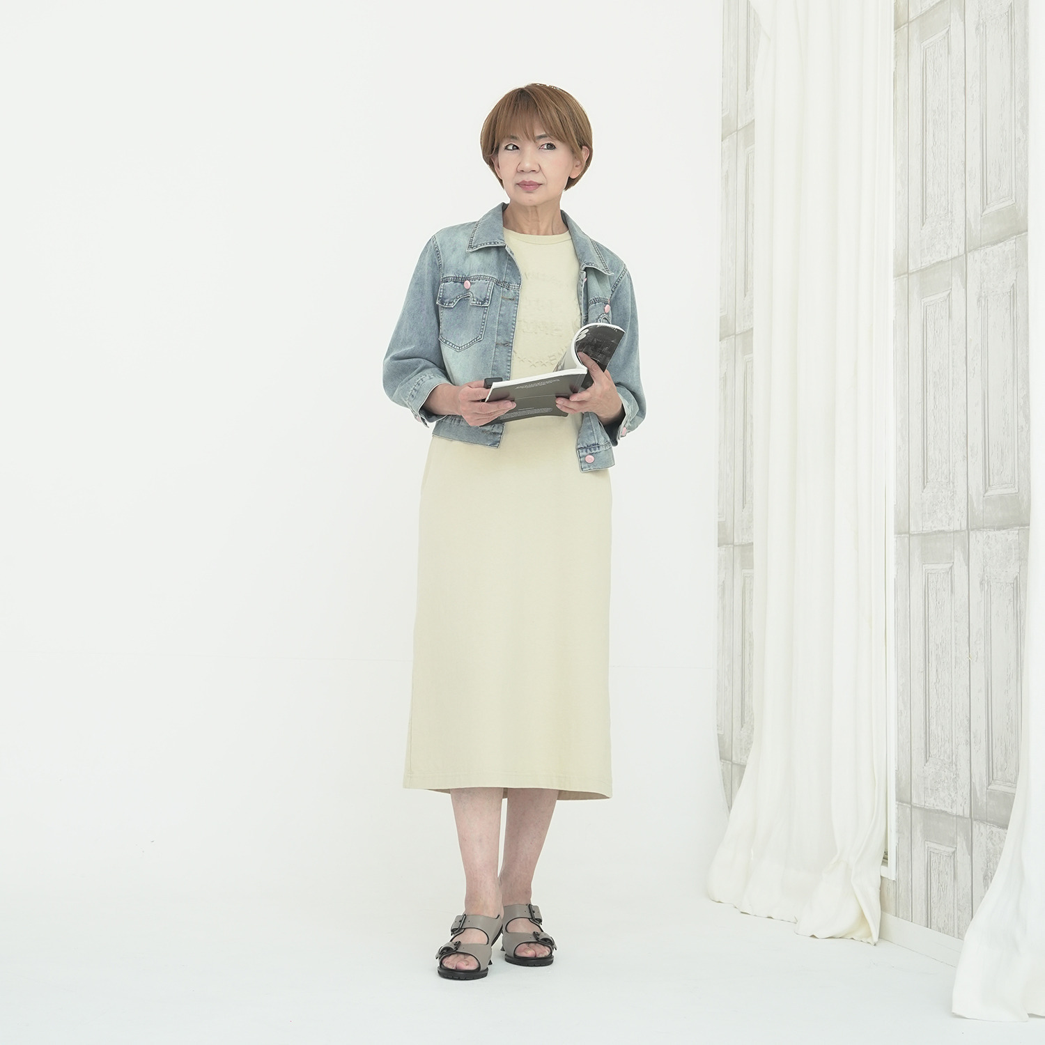 エムズ　スタイル ヴィンテージ風コットン カレッジロゴ エンボス加工ワンピース