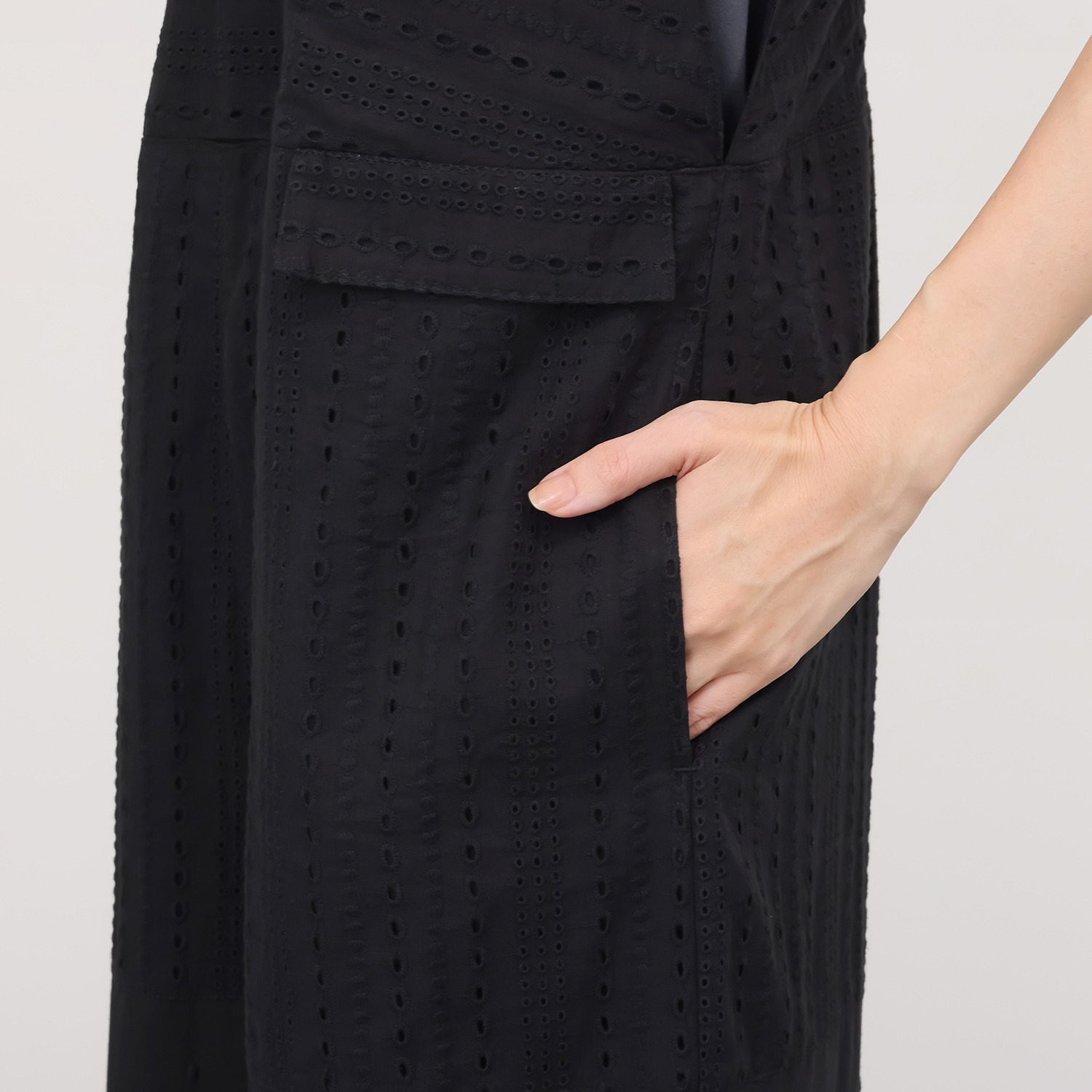 亀恭子セレクト！ アイラ 総レース サロペットパンツ