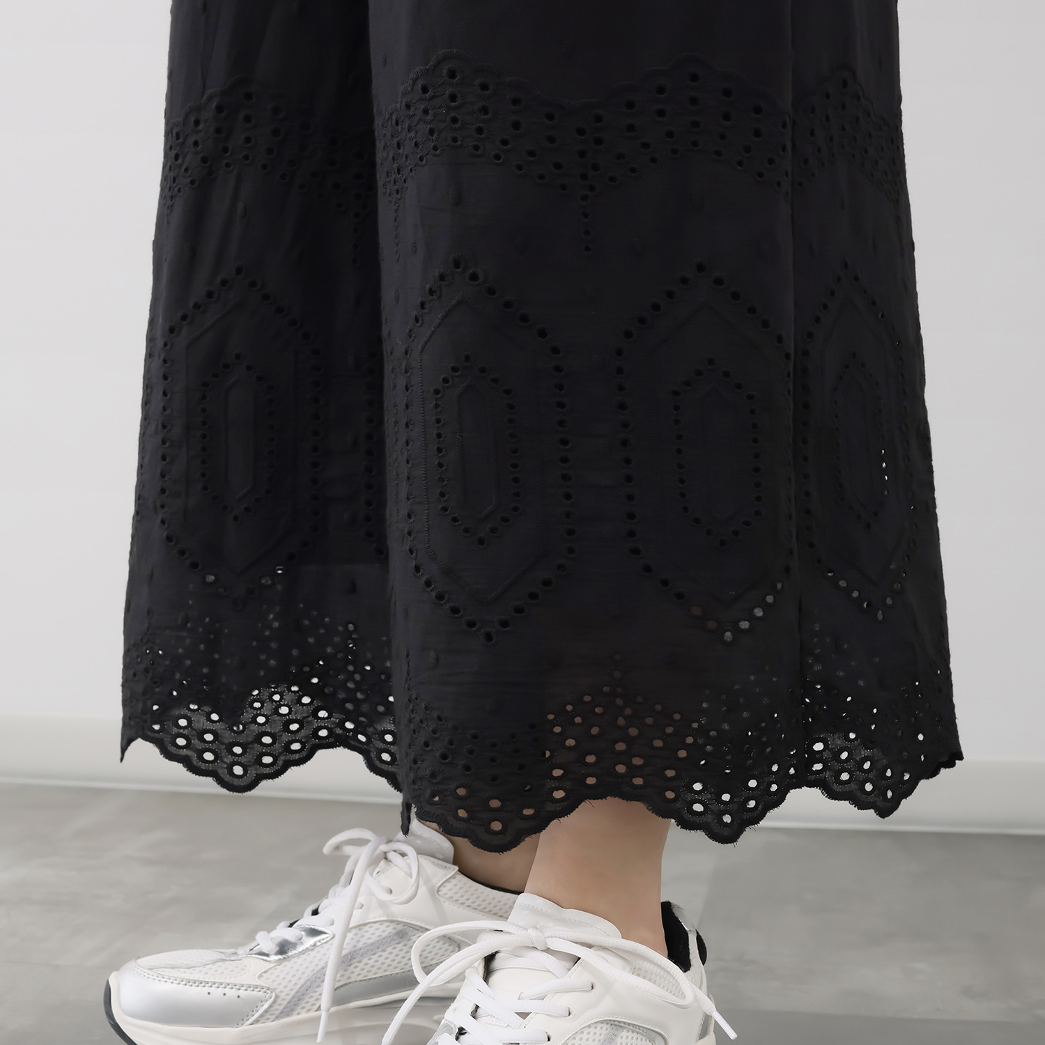 亀恭子セレクト！ アイラ 総レース サロペットパンツ