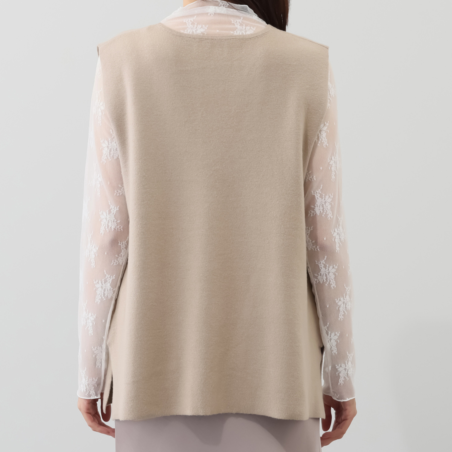 ルクオーレ パール調ボタンアクセント 深Ｖネック ニットベスト